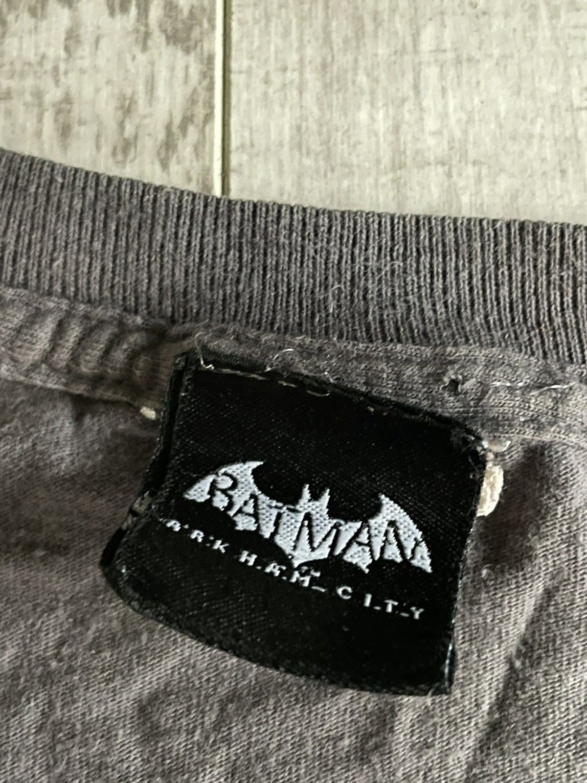 DC Comics × Vintage Vintage Batman 00’s Arkham City T-Shirt Joker Two-Face RARE Size US XL / EU 56 / 4 - 6 Thumbnail