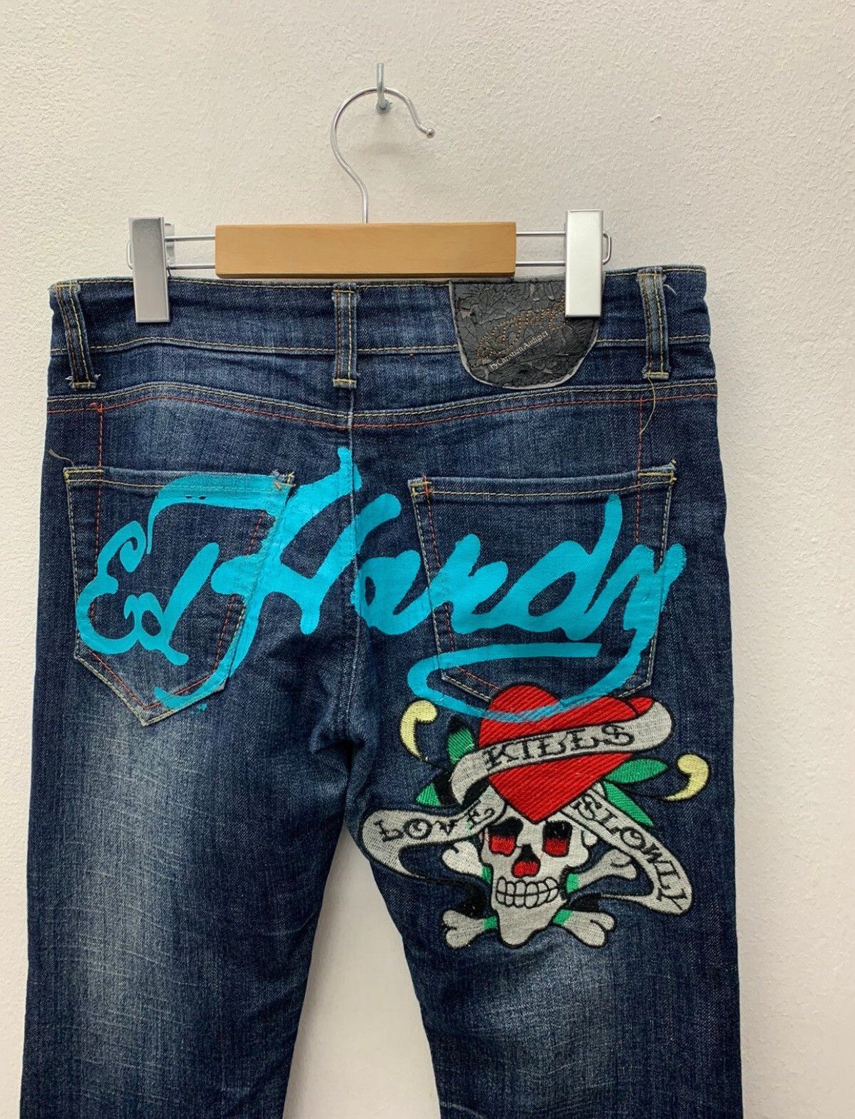 Christian Audigier × Ed Hardy Ed Hardy Jeans Embroided Skull Flora Size US 30 / EU 46 - 2 Thumbnail