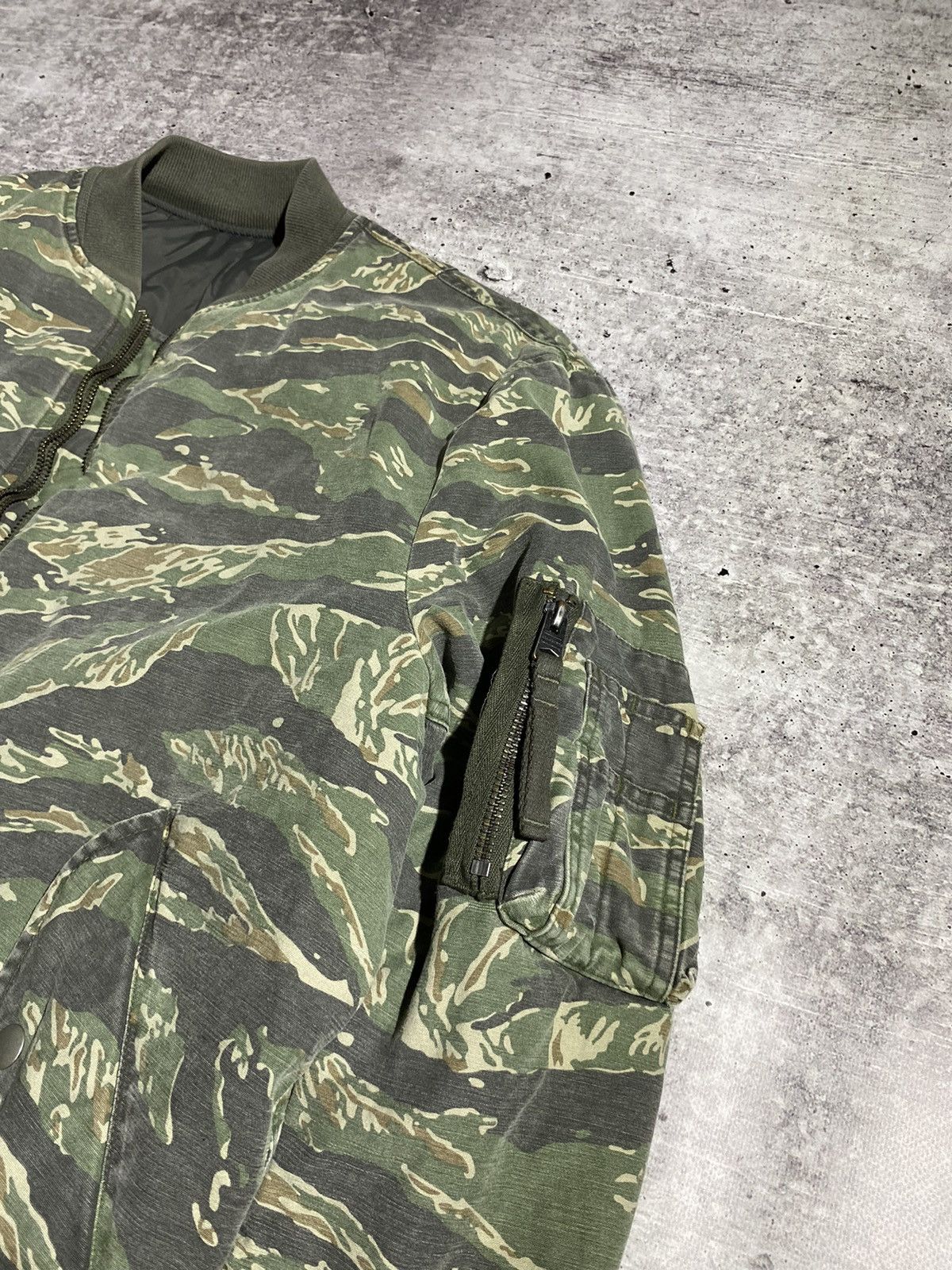 Allsaints × Vintage 🐃ALLSAINTS bilateral vintage BOMBER Size US M / EU 48-50 / 2 - 8 Thumbnail