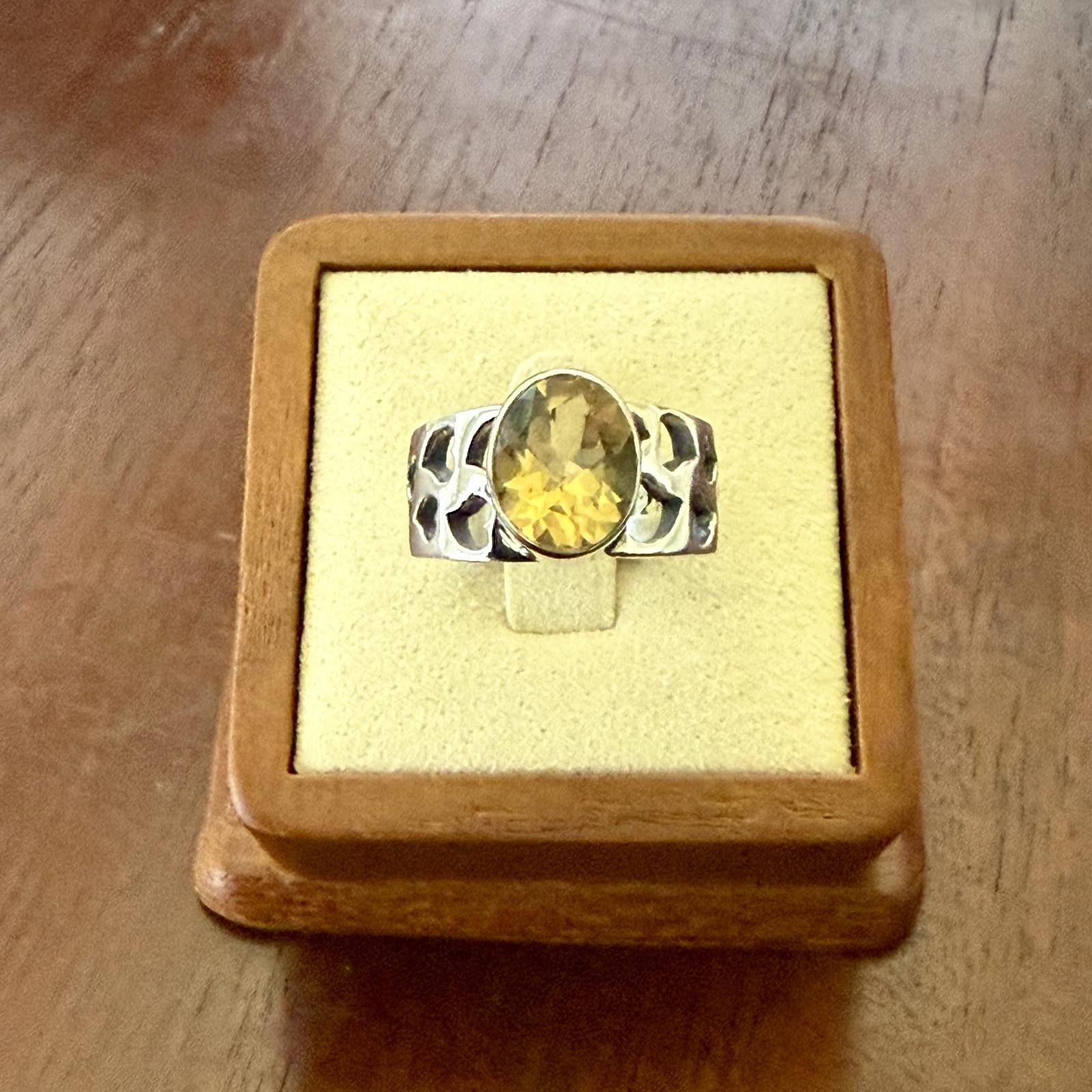Designer Stunning Faceted Genuine Solitaire Citrine Statement Ring 8 Size ONE SIZE - 1 Thumbnail