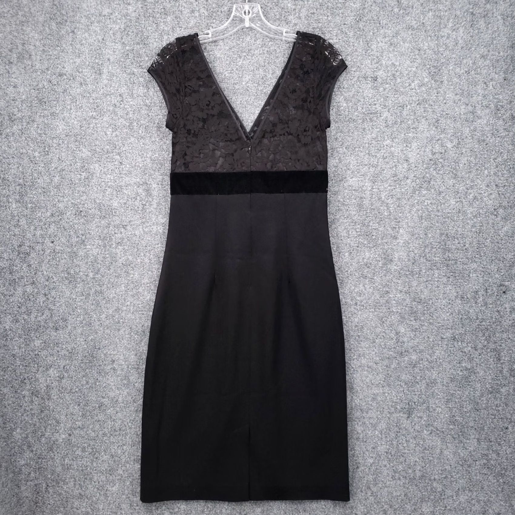 Banana Republic Banana Republic Dress Womens Tall 4 Black Lace Cocktail Zip Back Lined Surplice Short Sleeve Size S / US 4 / IT 40 - 2 Thumbnail