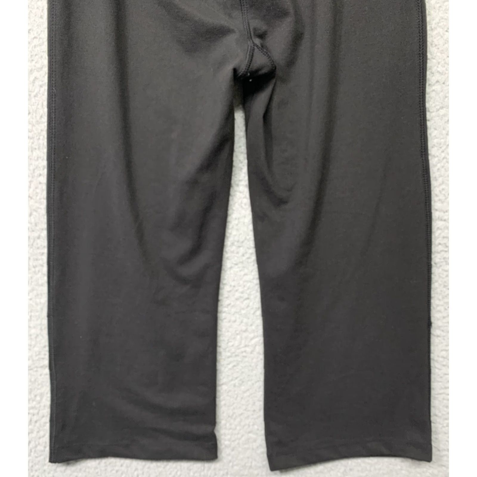 Bally Bally Pants Women’s Small Activewear Yoga Athletic Stretch Black Pink Capri 90% Polyester 10% Spandex Size 28" / US 6 / IT 42 - 7 Thumbnail