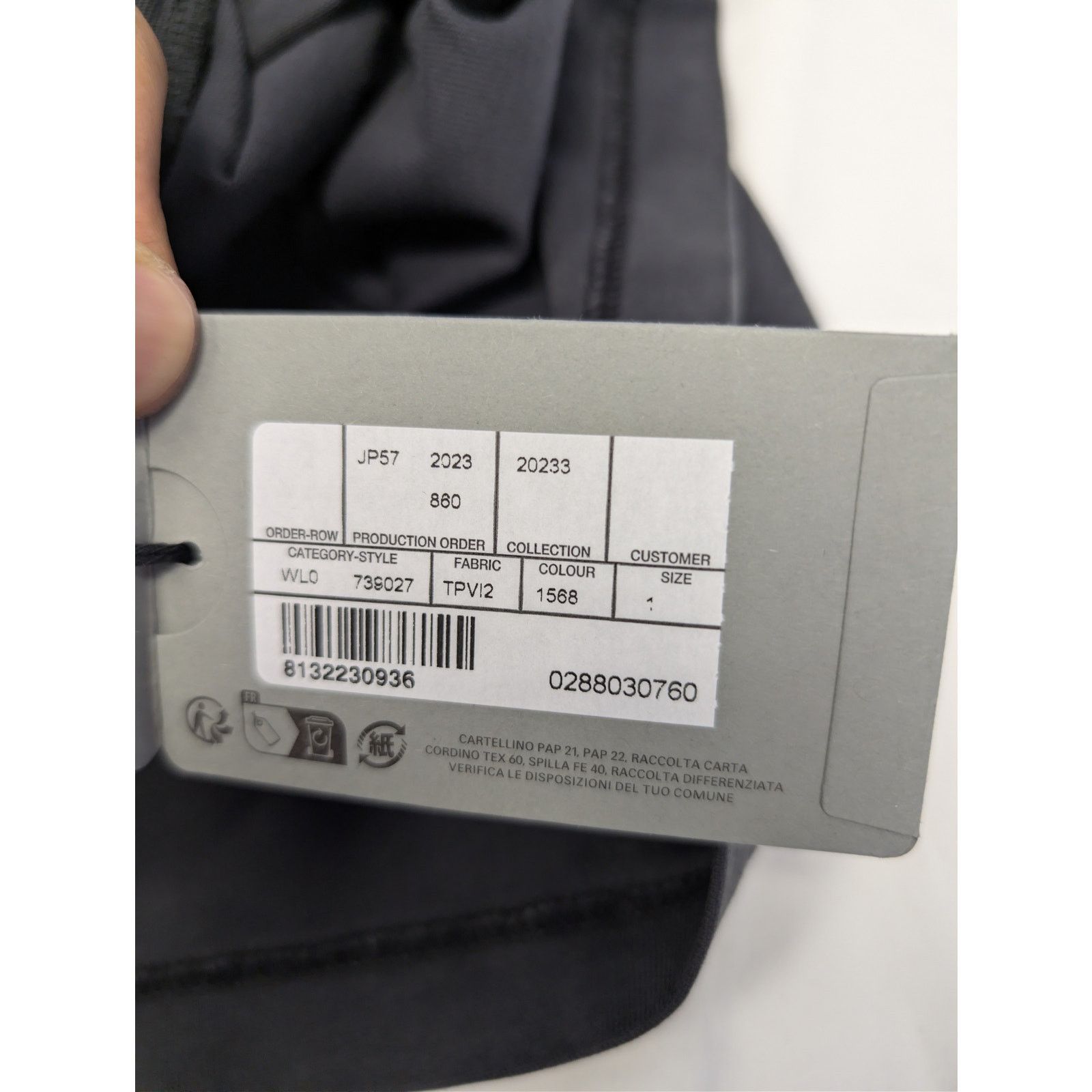 Balenciaga o1rshd1 Metal BB Vintage Jersey L/S Large Fit T-Shirt Black Size US S / EU 44-46 / 1 - 22 Thumbnail