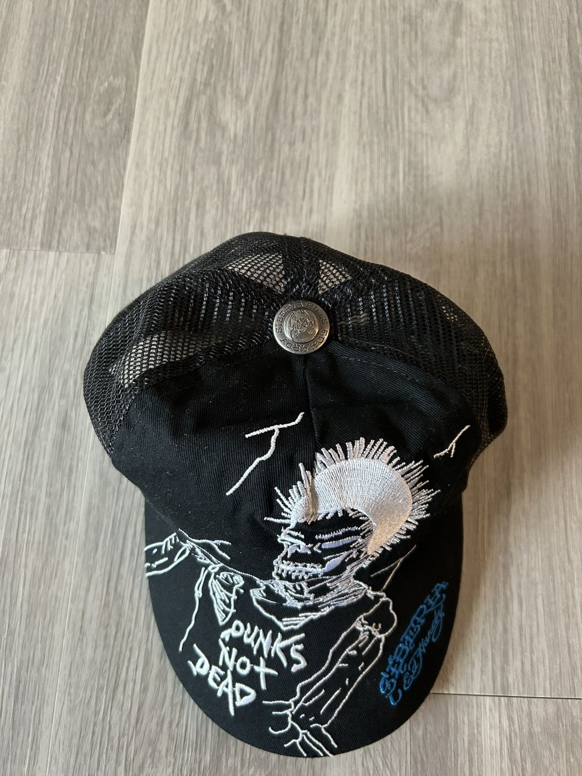 Ed Hardy × Siberia Hills Ed Hardy X Siberia Hills Punks Not Dead Trucker Hat Size ONE SIZE - 4 Thumbnail