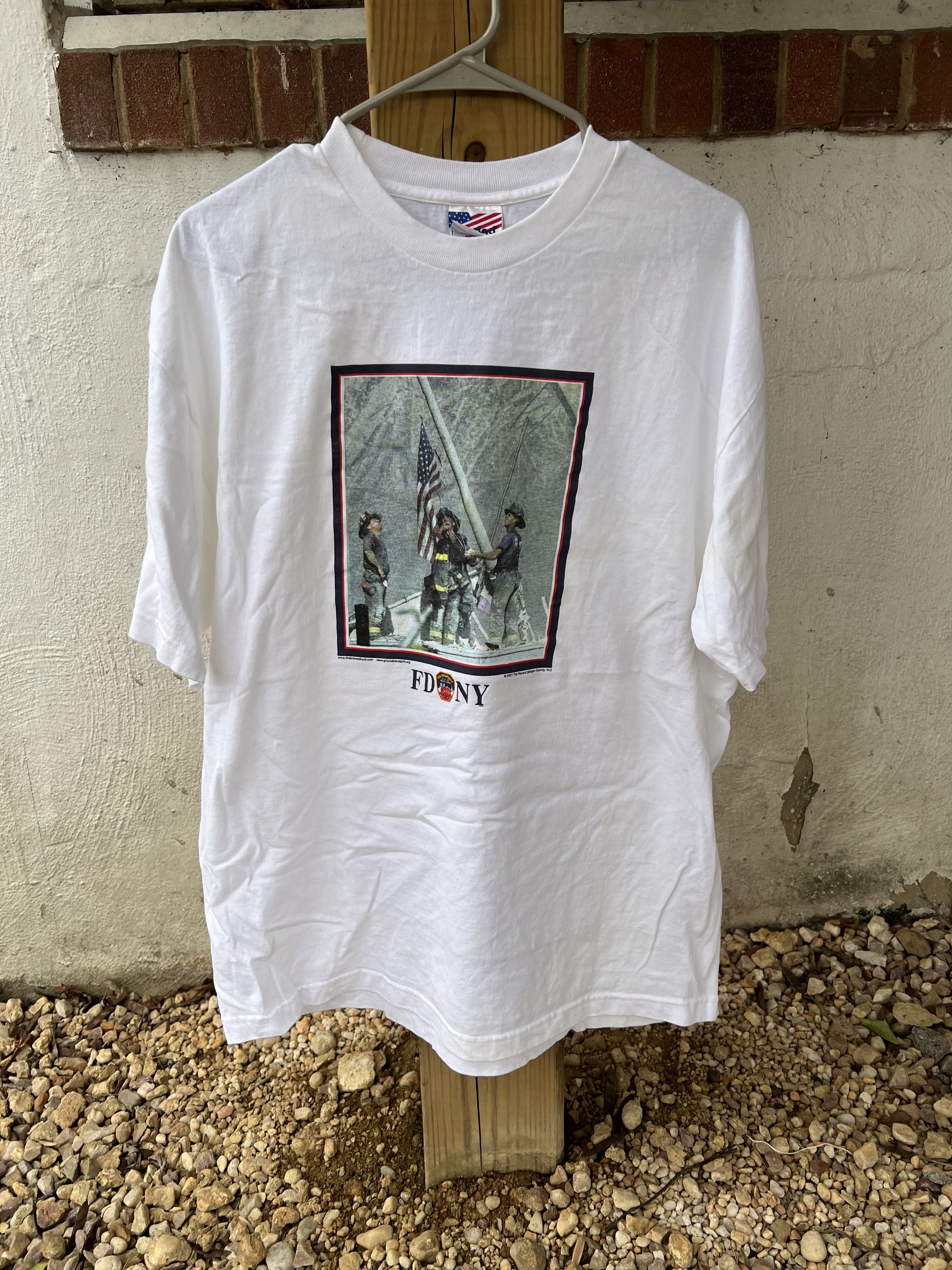 Vintage 2001 9/11 Photo Tee Murina world trade center Size US XL / EU 56 / 4 - 1 Thumbnail