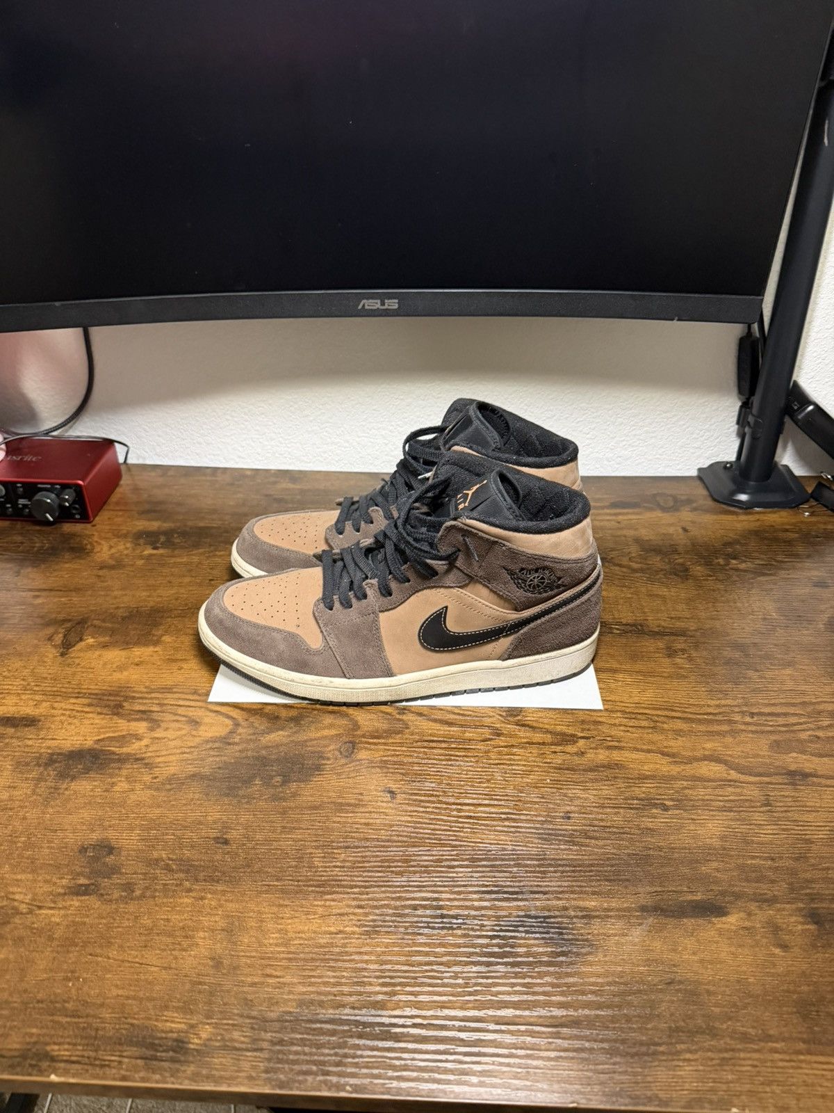 Nike Air Jordan 1 Mid Dark Chocolate Size US 10.5 / EU 43-44 - 2 Thumbnail