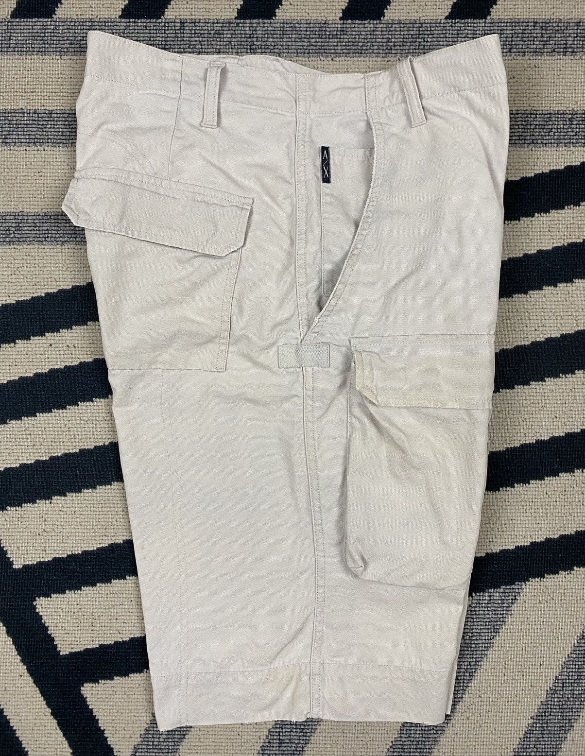 Armani Exchange Pre-loved Armani Exchange White Cargo Shorts Size US 30 / EU 46 - 10 Thumbnail