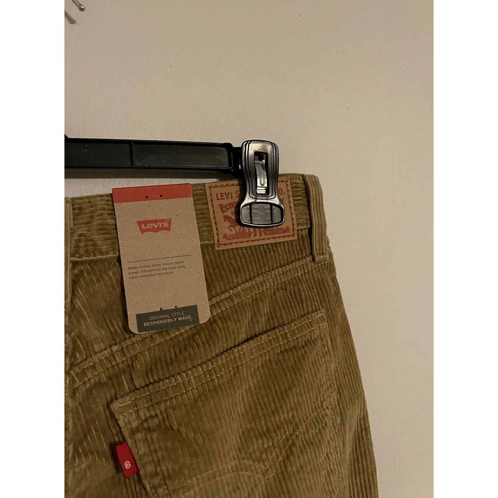 Levi's Levi's Low Pro Straight Leg Mid Rise Corduroy Pants Womens 29x30 Tan Size 29" - 4 Thumbnail