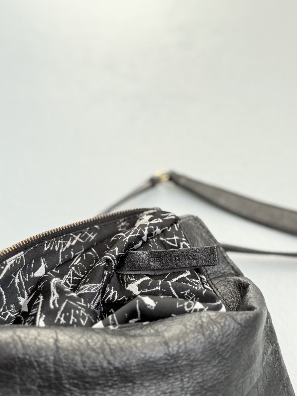 Alexander McQueen Alexander McQueen Black Leather Crossbody Bag Skull Logo Size ONE SIZE - 14 Thumbnail