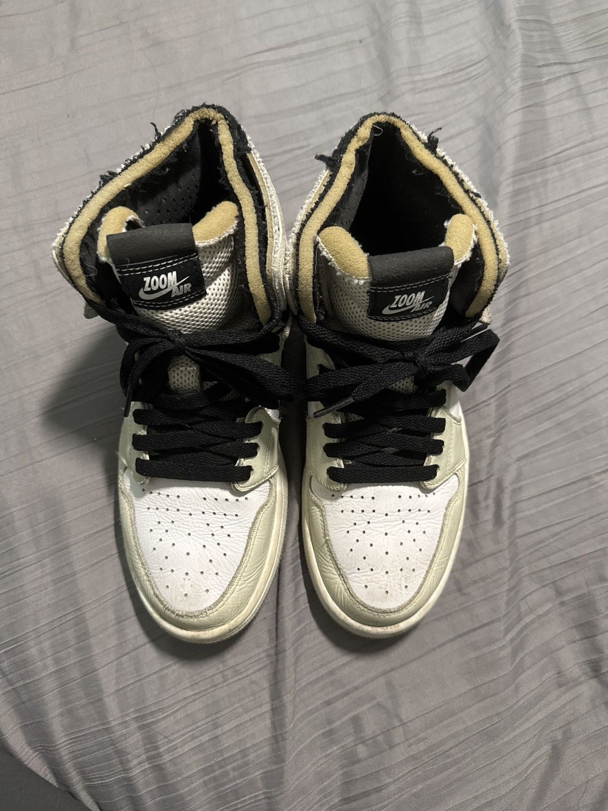 Nike Women’s air Jordan 1 high zoom comfort in light bone Size US 7.5 / IT 37.5 - 3 Thumbnail