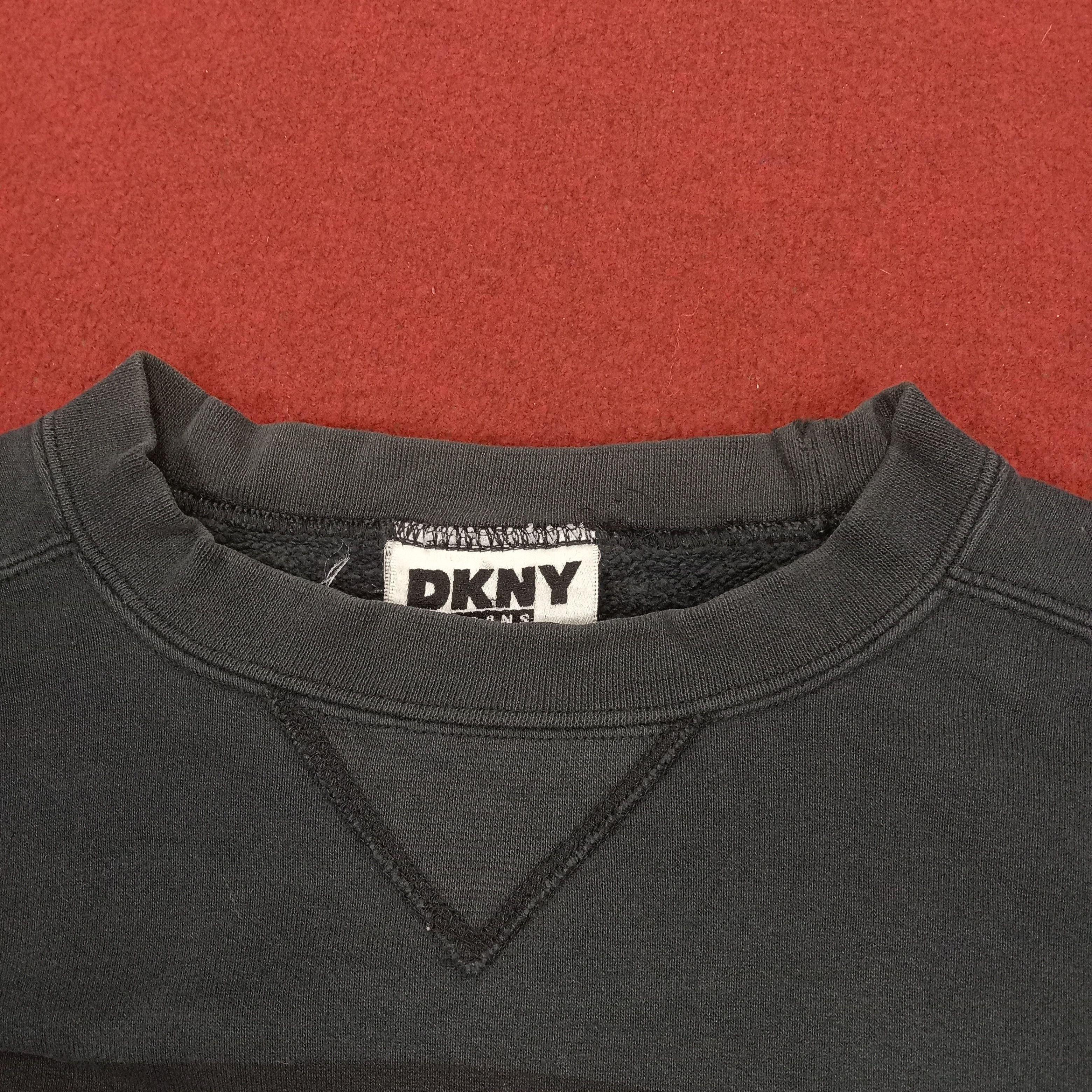 DKNY × Vintage DKNY Big Center Design Streetwear Style Sweatshirt Size US L / EU 52-54 / 3 - 5 Thumbnail