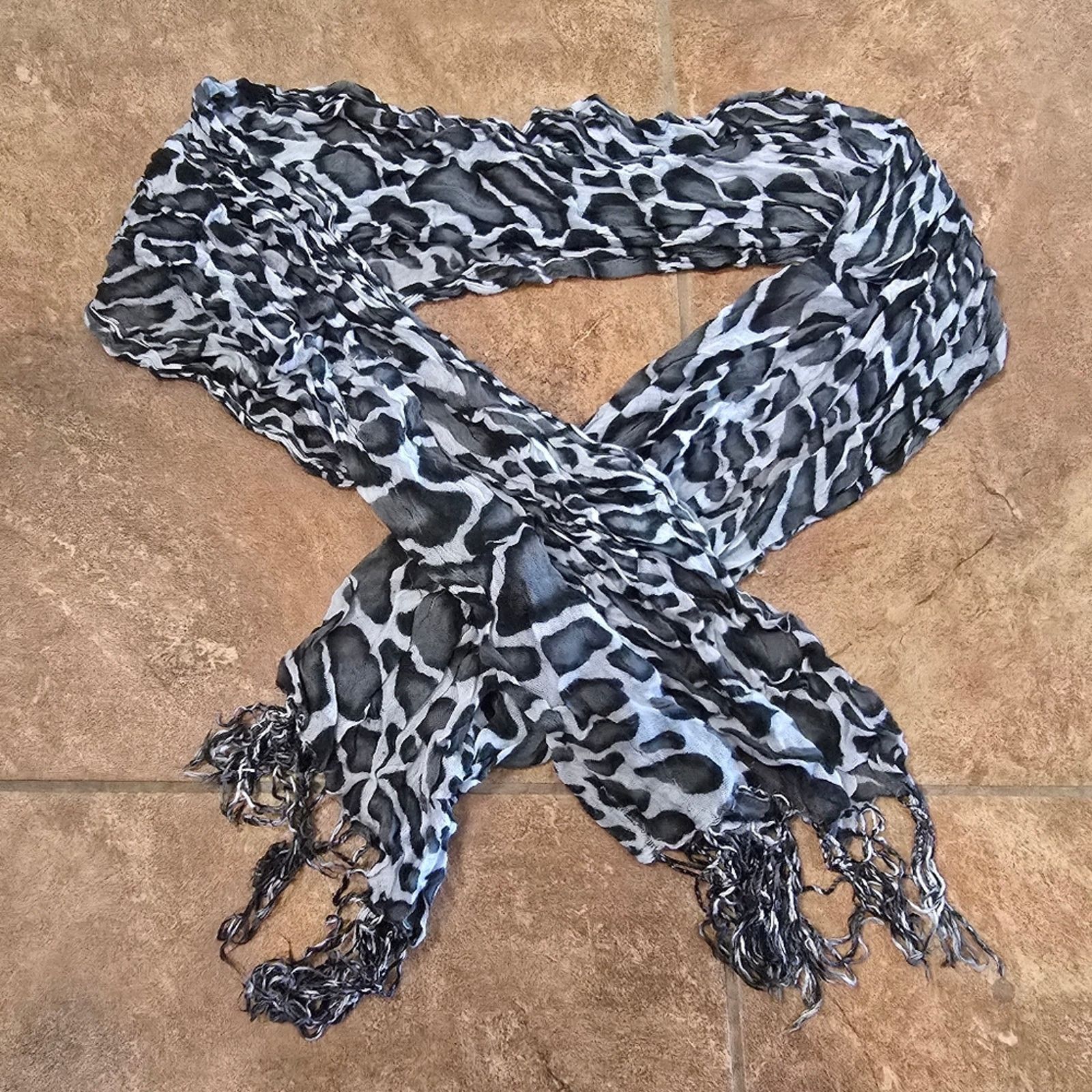 Other Grey Animal Print Detailed Scarf Size ONE SIZE - 1 Thumbnail