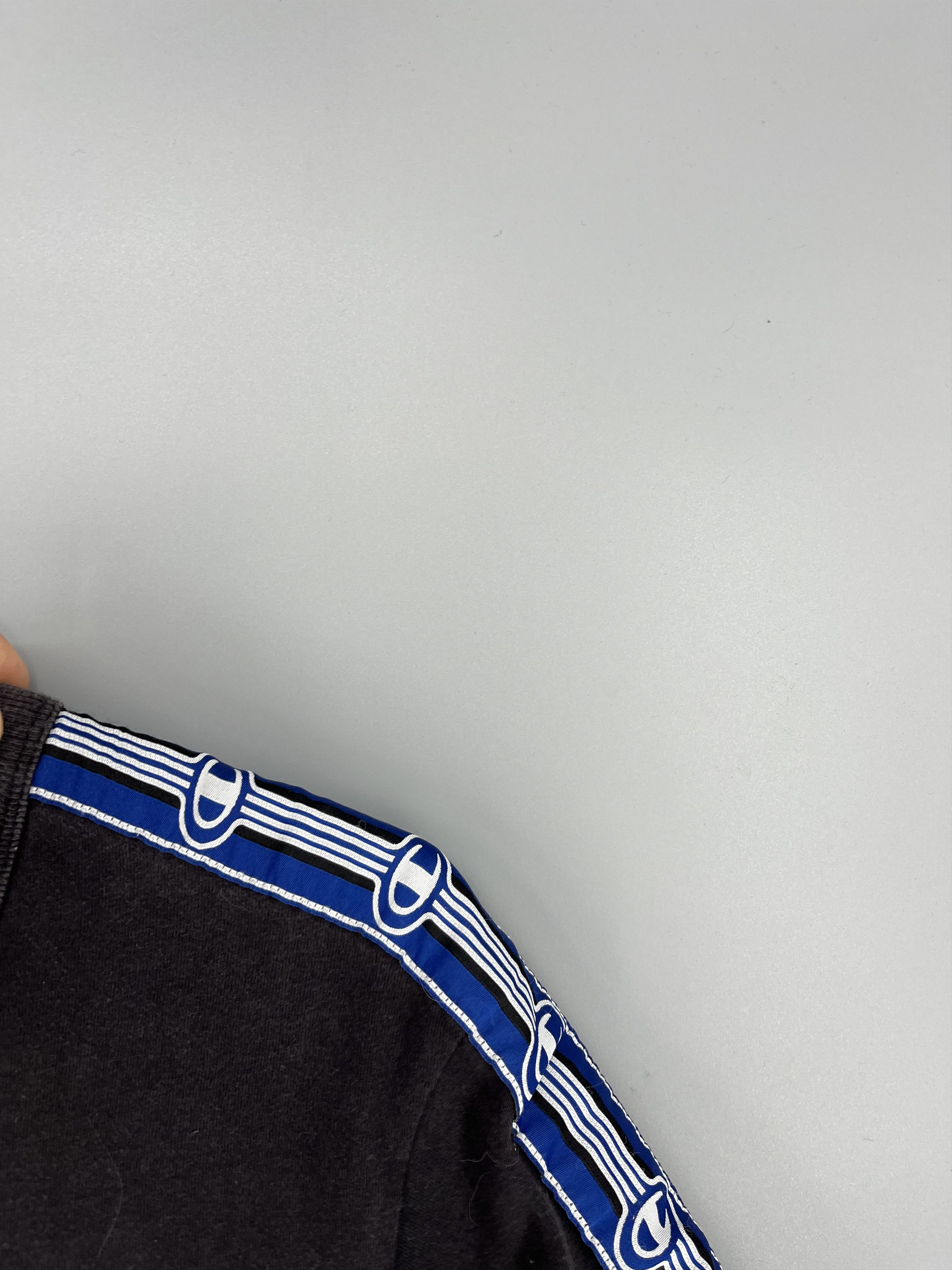 Champion Vintage Y2K Champion Small Logo T-Shirt Streetwear Style Size US L / EU 52-54 / 3 - 8 Thumbnail