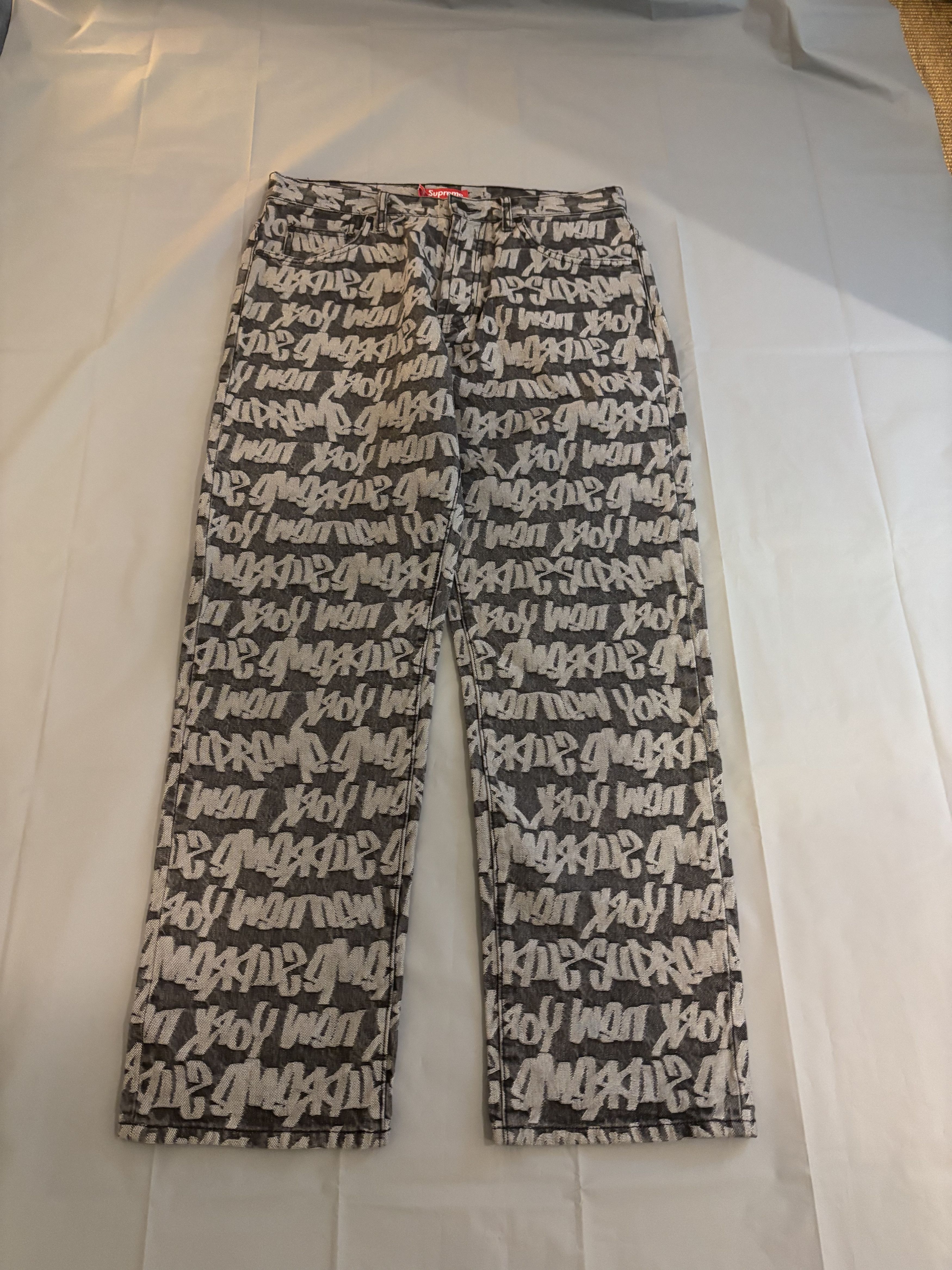 Supreme Jeans Supreme monogramme gris à motifs neuf avec étiquette Size US 34 / EU 50 - 3 Thumbnail