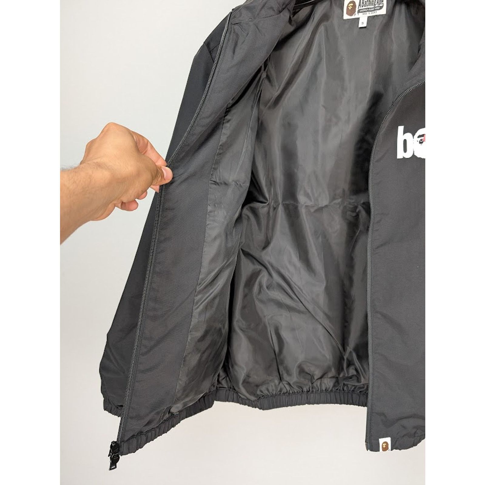 Bape o1rshd1 Logo Windbreaker Jacket in Black Size US L / EU 52-54 / 3 - 11 Thumbnail