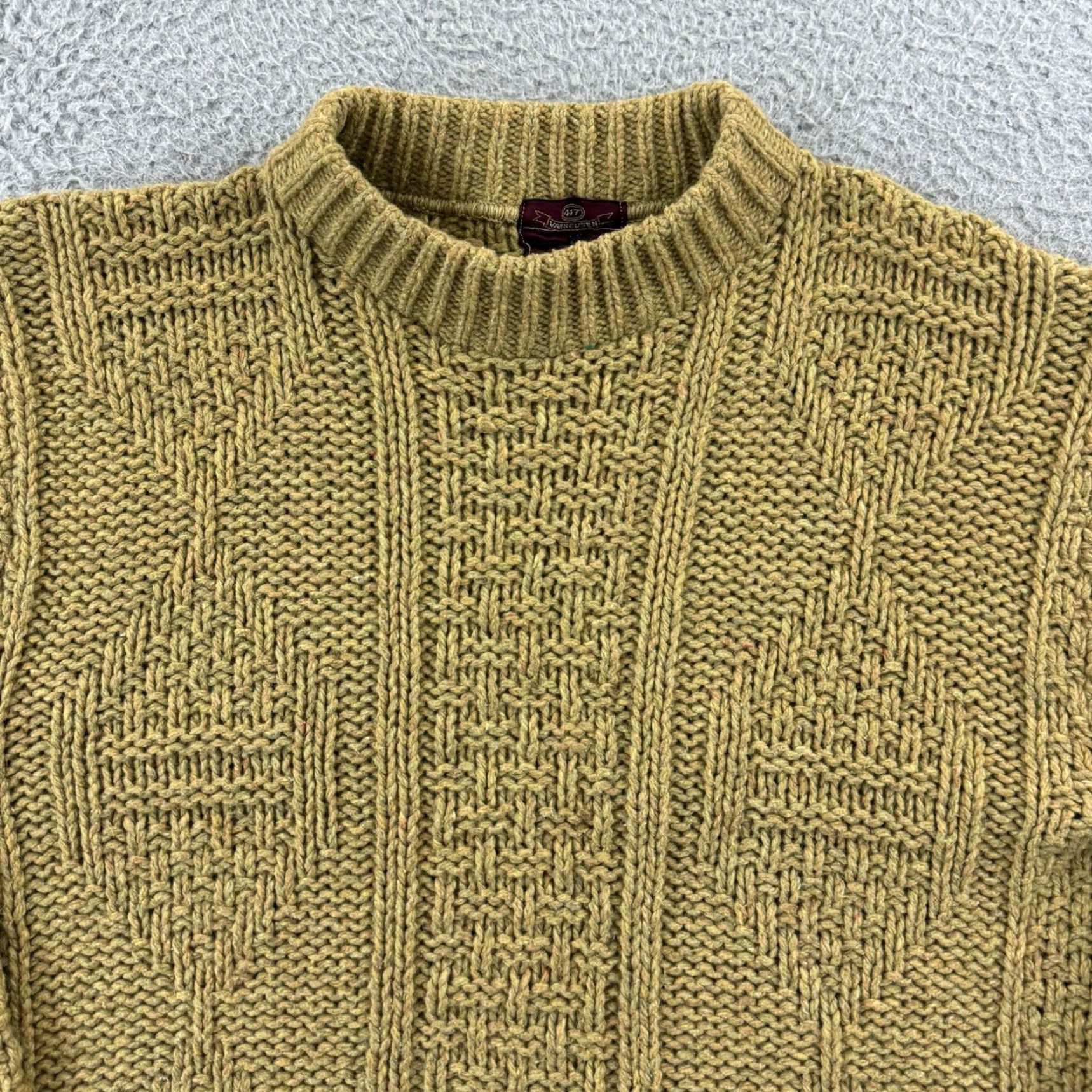 Van Heusen VINTAGE Van Heusen Sweater Mens L Mustard 60s Wool Blend Knit Preppy USA Size US L / EU 52-54 / 3 - 3 Thumbnail
