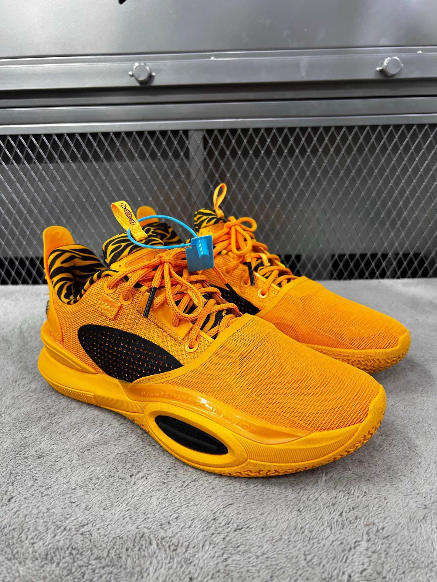 Li-Ning STA x Li-Ning All City 10 Low-Top Yellow Black Size US 10 / EU 43 - 3 Thumbnail