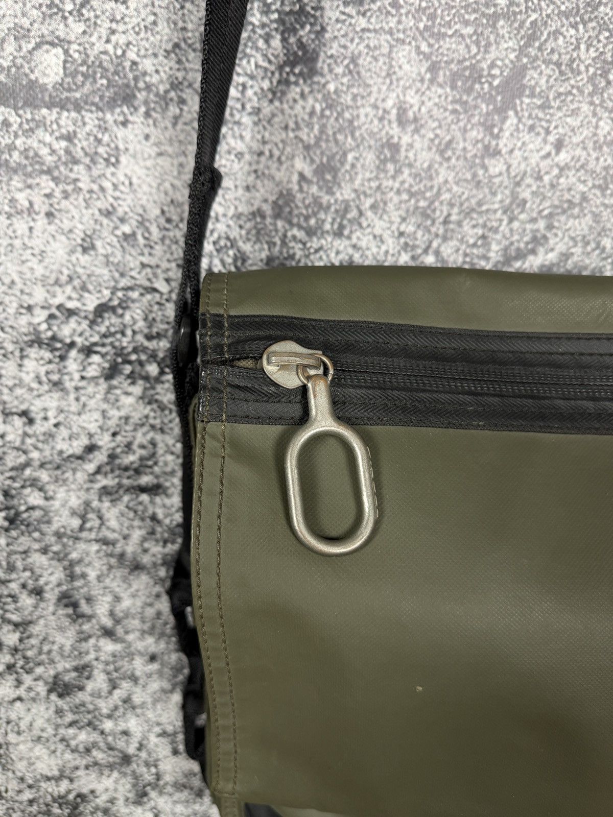 Diesel Vintage Diesel Messenger Bag Crossbody Y2K Streetwear Size ONE SIZE - 8 Thumbnail