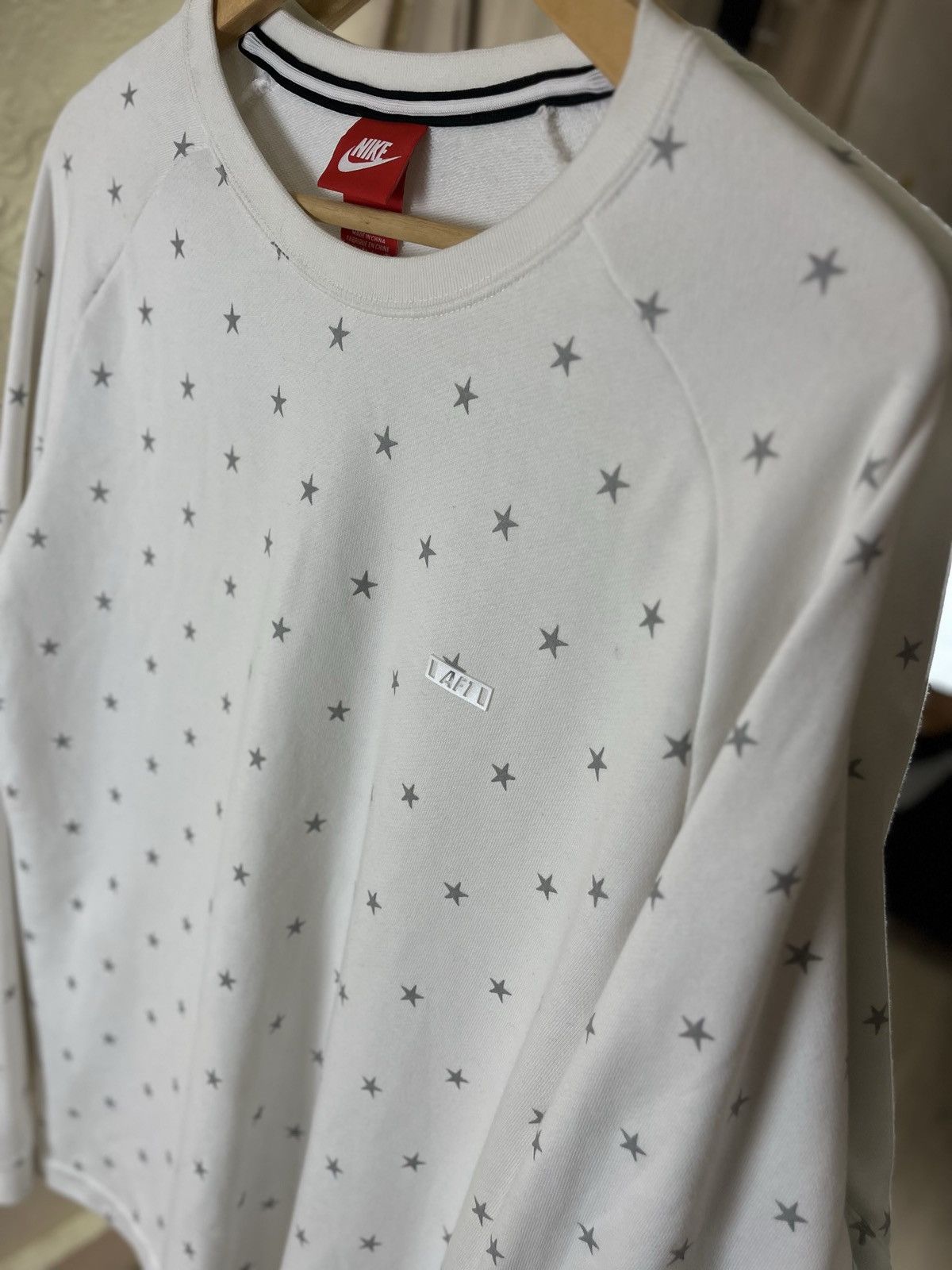 Nike Nike White All-Over Star Print LAFL Raglan Crewneck Size US L / EU 52-54 / 3 - 3 Thumbnail