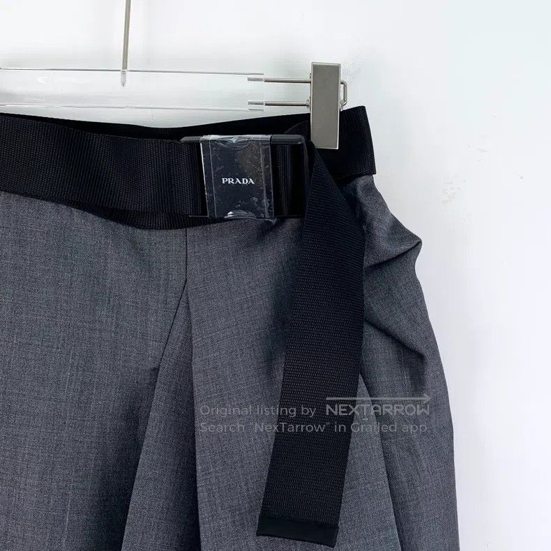 Prada Prada Dark gray horsehair buckle pleated skirt Size 26" / US 2 / IT 38 - 3 Thumbnail
