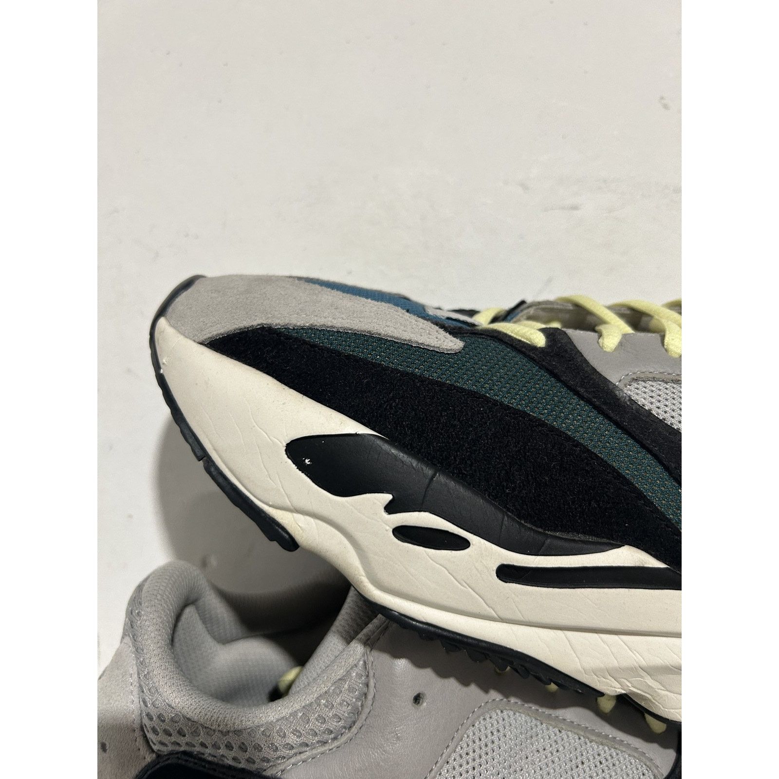 Adidas ADIDAS YEEZY BOOST 700 WAVE RUNNER SIZE 13 PREOWNED Size US 13 / EU 46 - 8 Thumbnail