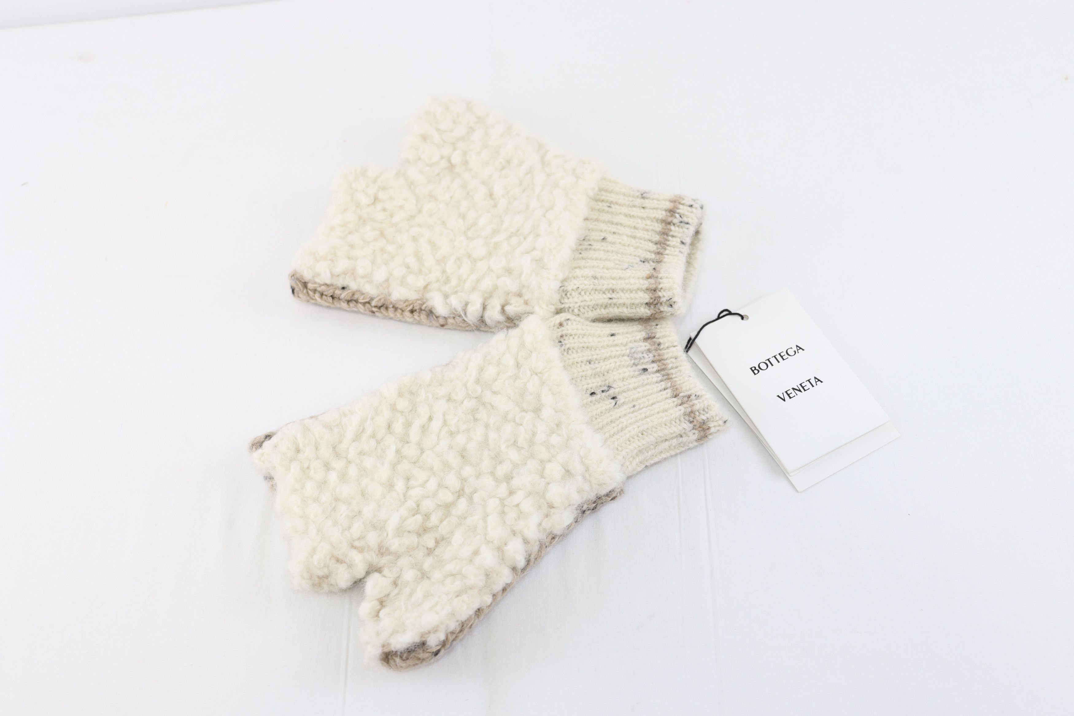Bottega Veneta o1rshd1 Size: L / PW Patchwork Wool Knit Gloves Sand Melange Size ONE SIZE - 3 Thumbnail