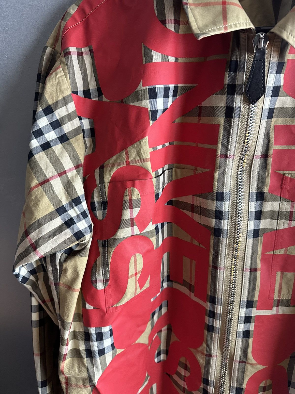 Burberry Checked Burberry Light Jacket Red Lettering Size Small Size US S / EU 44-46 / 1 - 3 Thumbnail