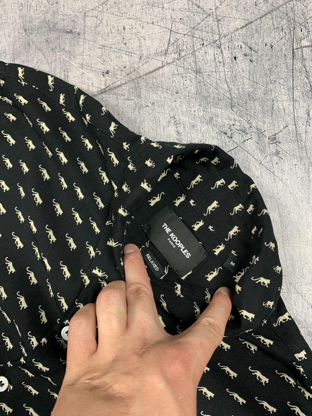 The Kooples The Kooples Paris Relaxed Fit 100% Viscose Shirt Monogram Size US M / EU 48-50 / 2 - 5 Thumbnail