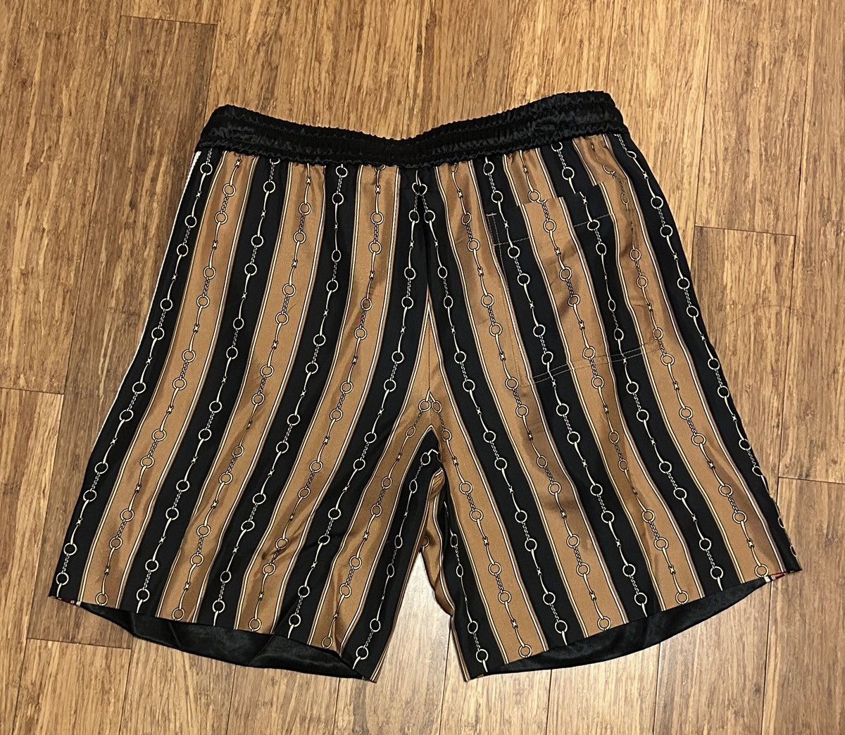 Gucci Gucci Men Chain Link Silk & Acetato Shorts size IT 48 Size US 34 / EU 50 - 1 Thumbnail