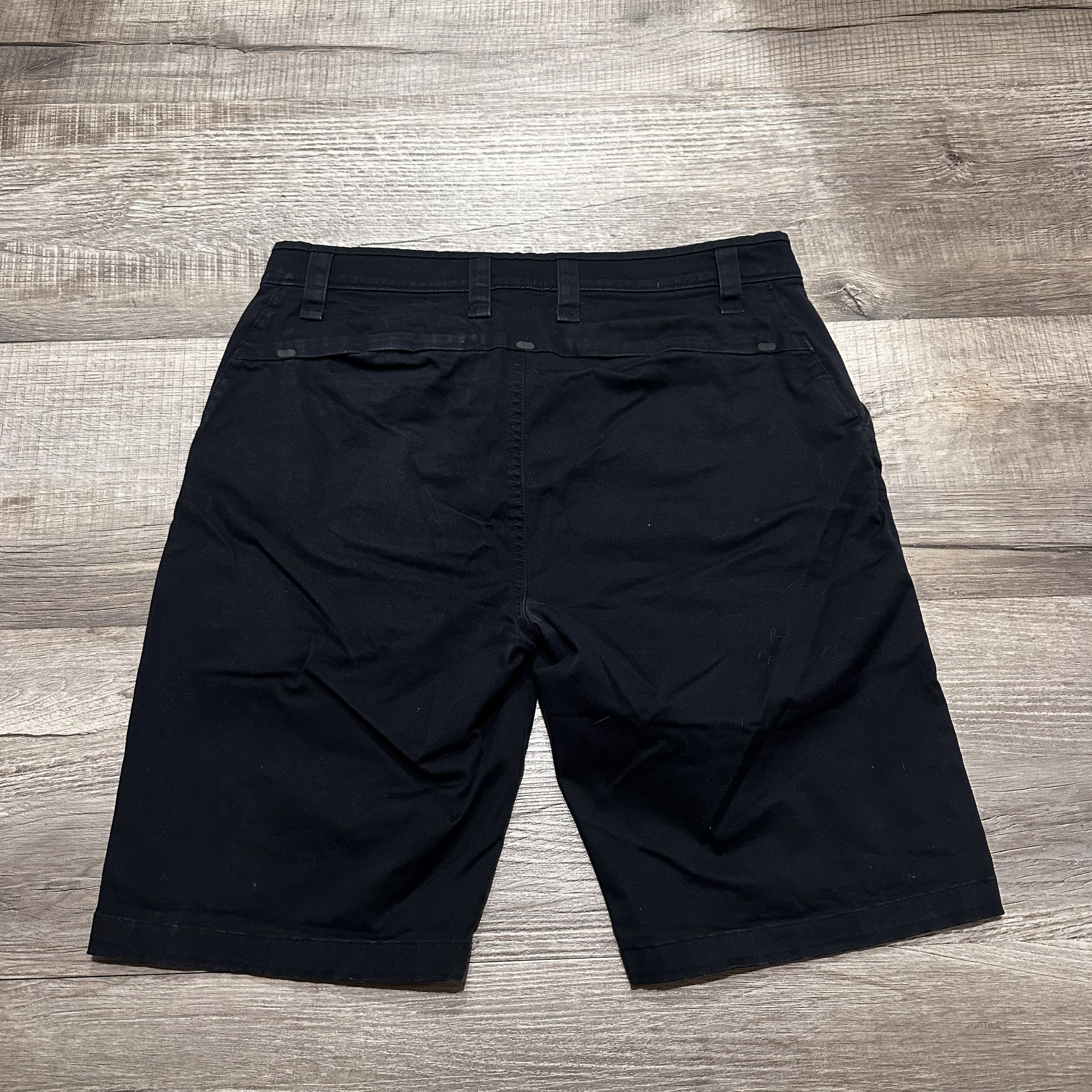Oakley Vintage Mens Oakley shorts Size US 32 / EU 48 - 5 Thumbnail