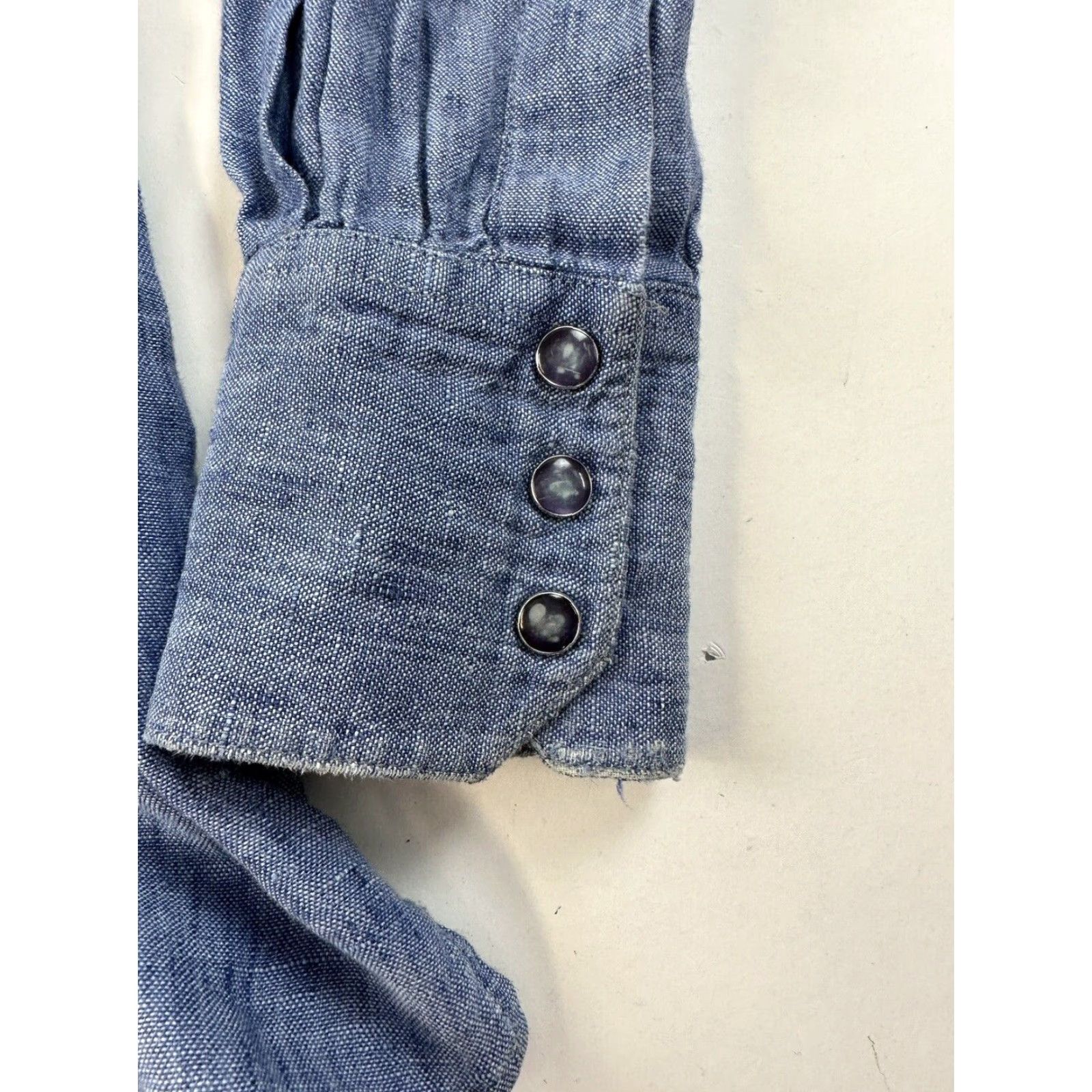 Vintage VINTAGE Western Shirt Men XL Chambray 50’s 60’s Distressed Pearl Snap Blue Long Sleeve Button-Up Unbranded Mens XL Size US XL / EU 56 / 4 - 4 Thumbnail