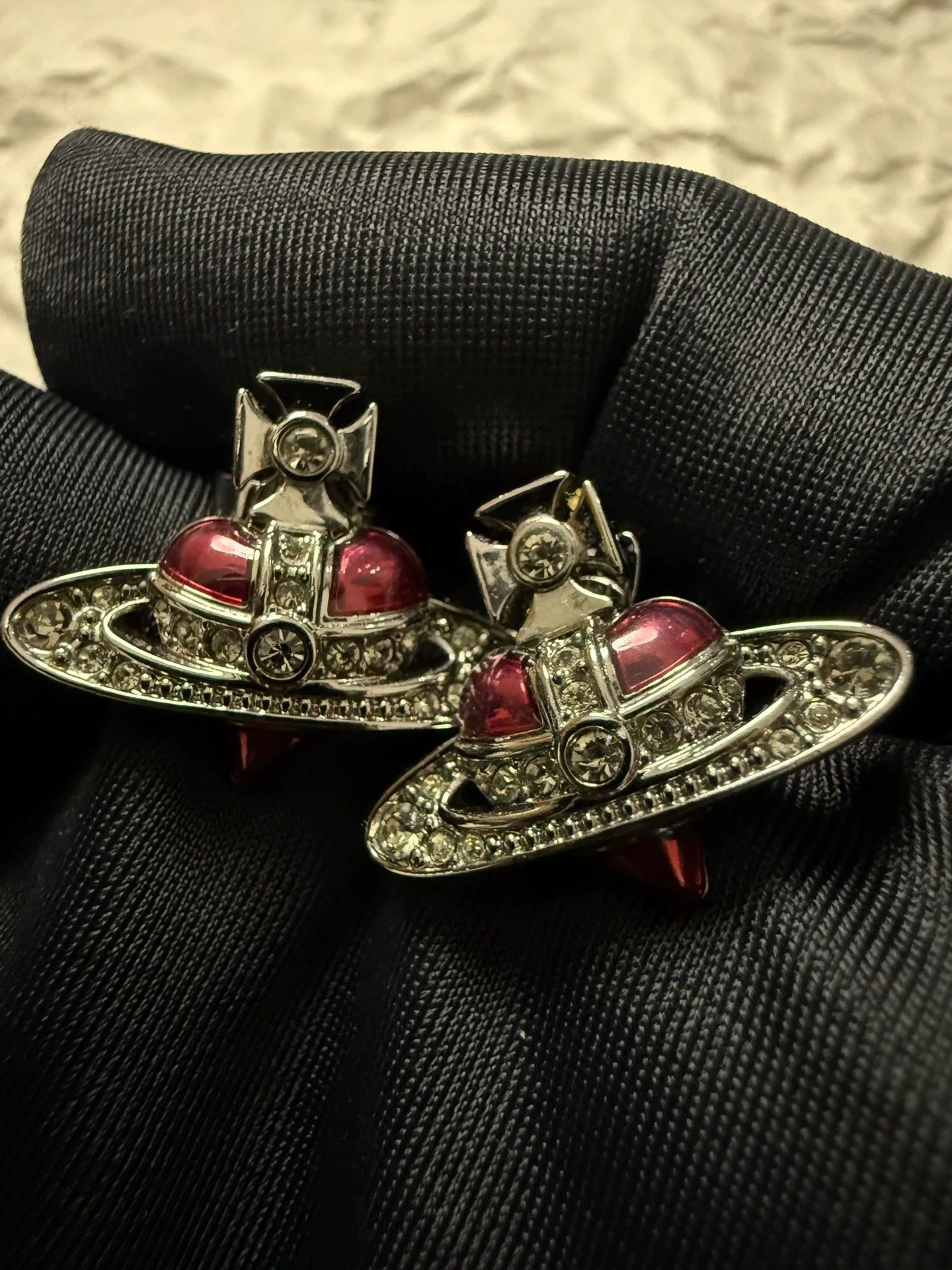 Vivienne Westwood Vivienne Westwood Diamante Asymmetrical Heart Earrings Size ONE SIZE - 1 Thumbnail