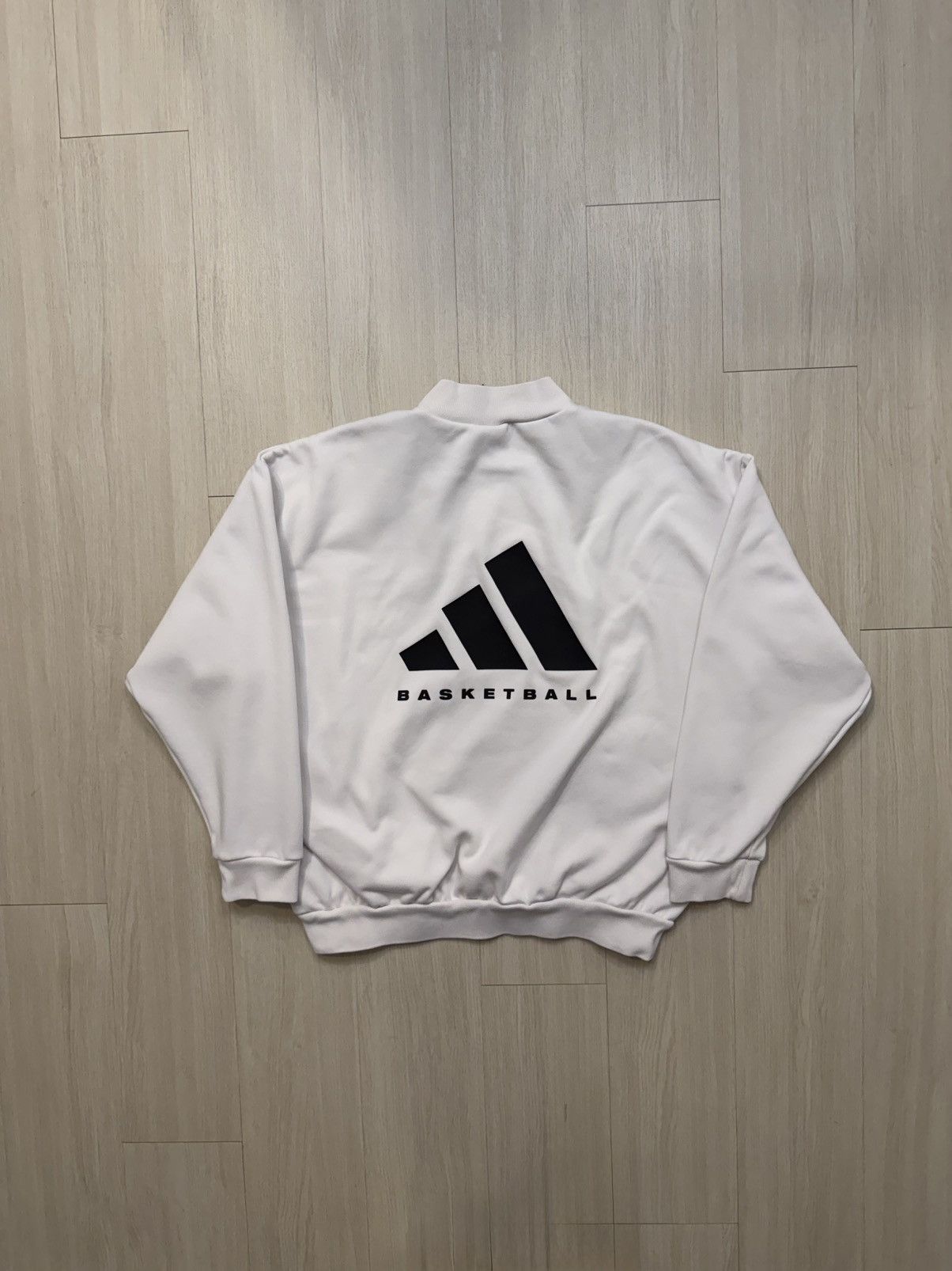 Adidas Adidas Basketball White Crewneck Sweatshirt Size US S / EU 44-46 / 1 - 1 Thumbnail