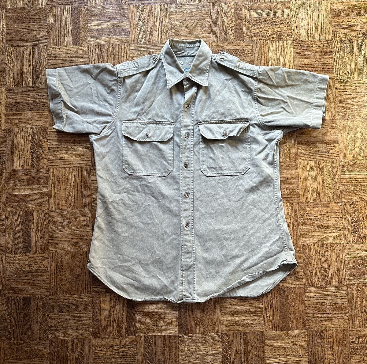 Vintage Vintage 60s US Military Sateen Short Sleeve Button Up Shirt Size US M / EU 48-50 / 2 - 1 Thumbnail