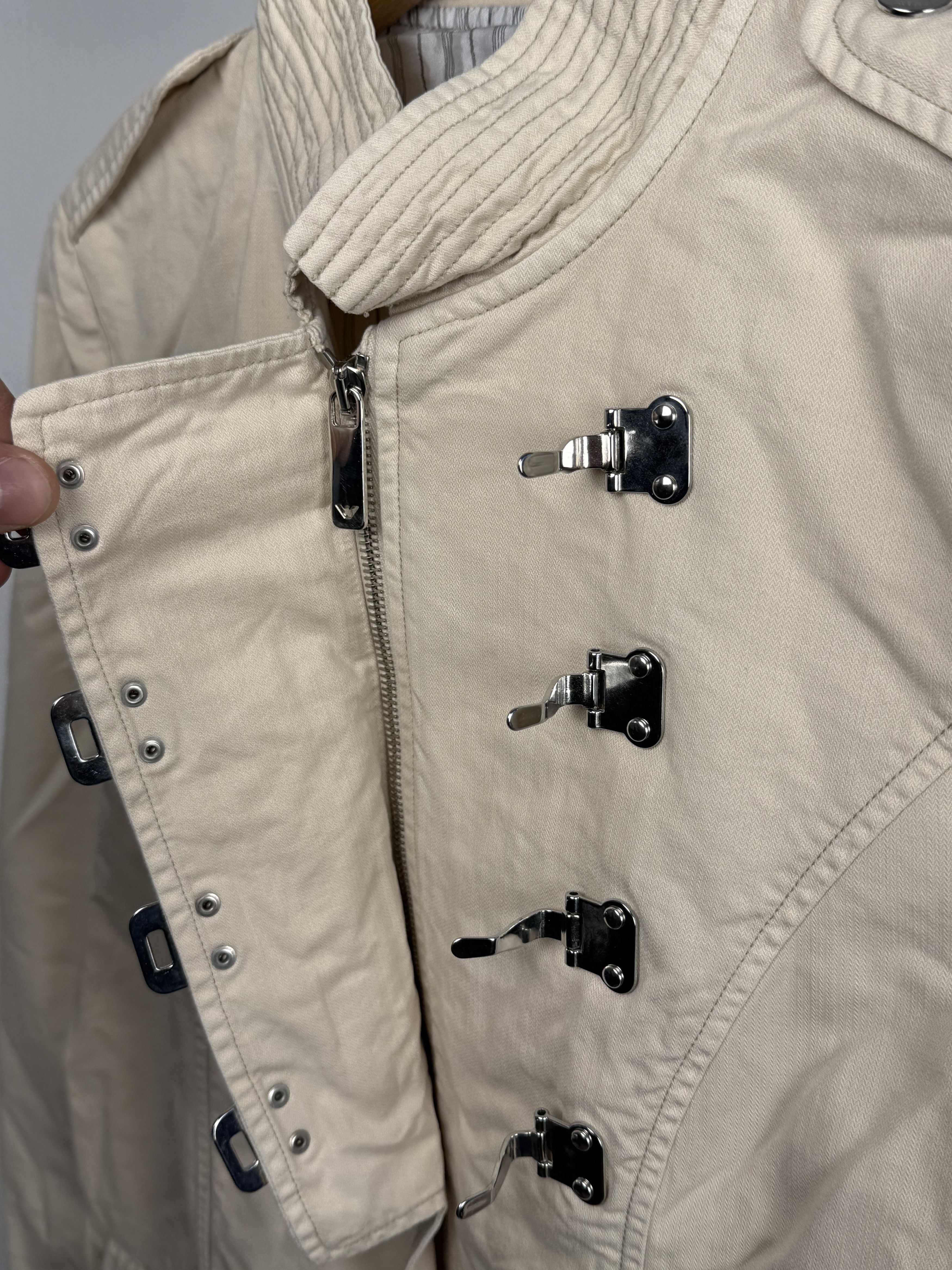 Emporio Armani Vintage 90s Emporio Armani very rare metal clasp trench coat Size M / US 6-8 / IT 42-44 - 4 Thumbnail