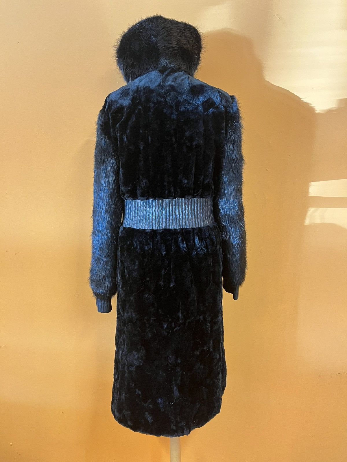 Yves Saint Laurent Yves Saint Laurent fur coat Size M / US 6-8 / IT 42-44 - 7 Thumbnail