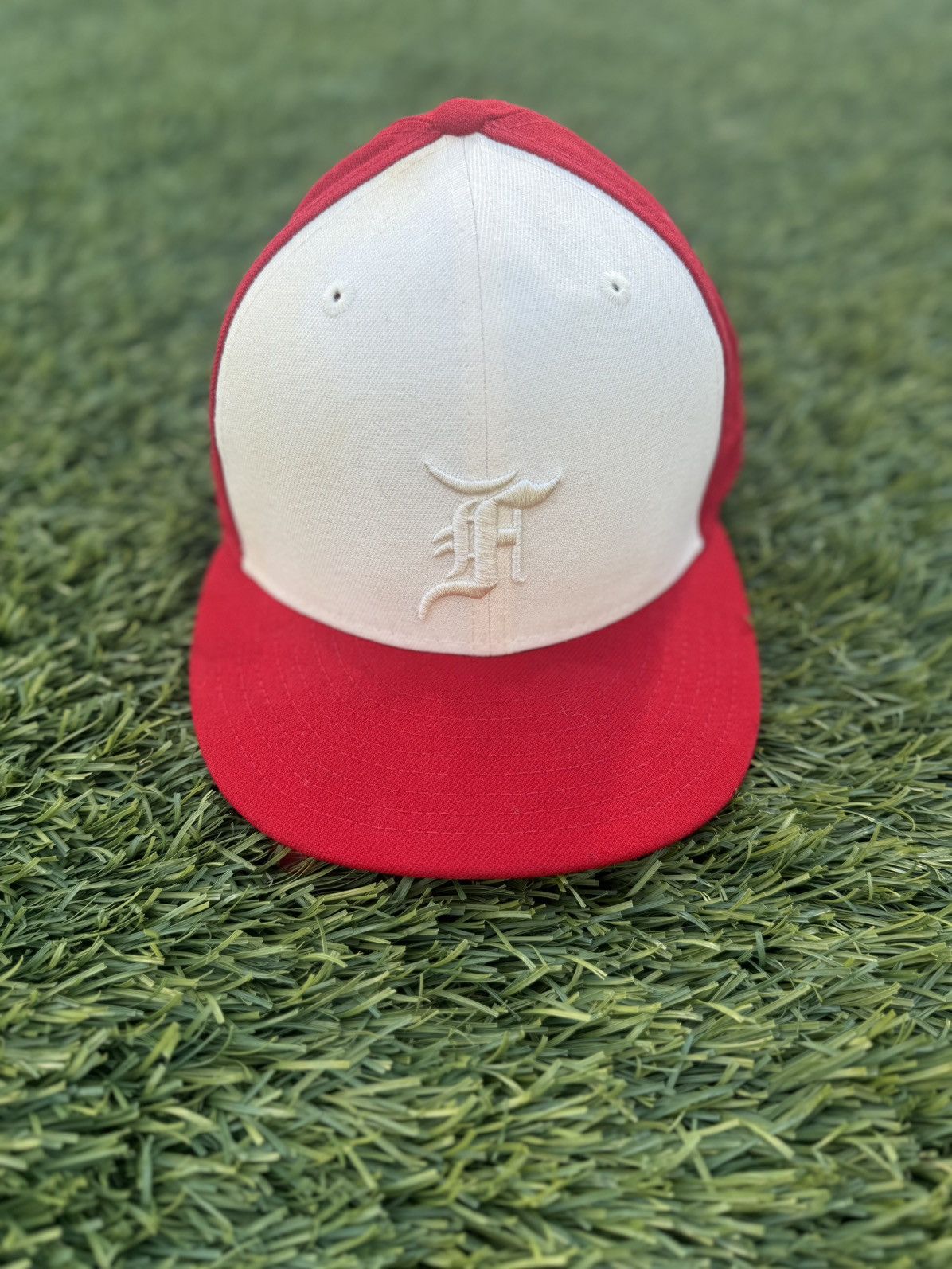 Fear of God × MLB × New Era Fear Of God x New Era MLB Fitted Red/White Size 7 Size ONE SIZE - 1 Thumbnail