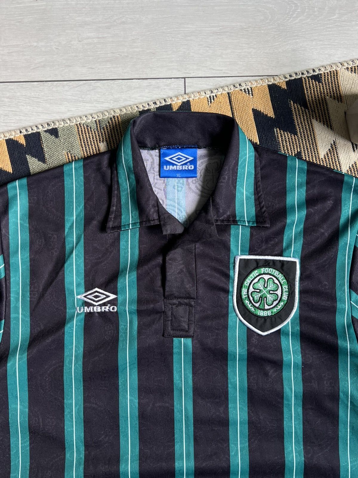 Umbro Vintage Umbro Celtic Glasgow 1992-1993 Blokecore Jersey Size US XL / EU 56 / 4 - 6 Thumbnail