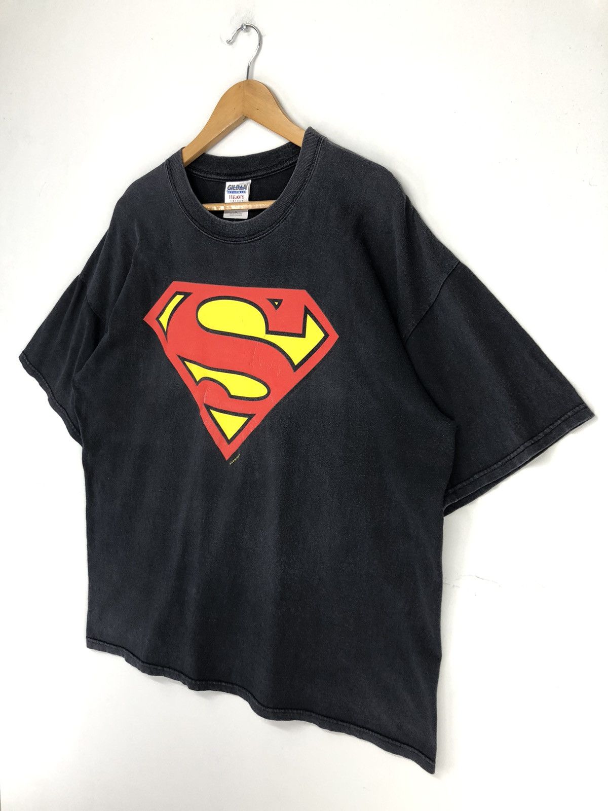 DC Comics × Vintage Vintage Y2K Superman DC Comics Big Logo Faded Tshirt Size US XL / EU 56 / 4 - 4 Thumbnail