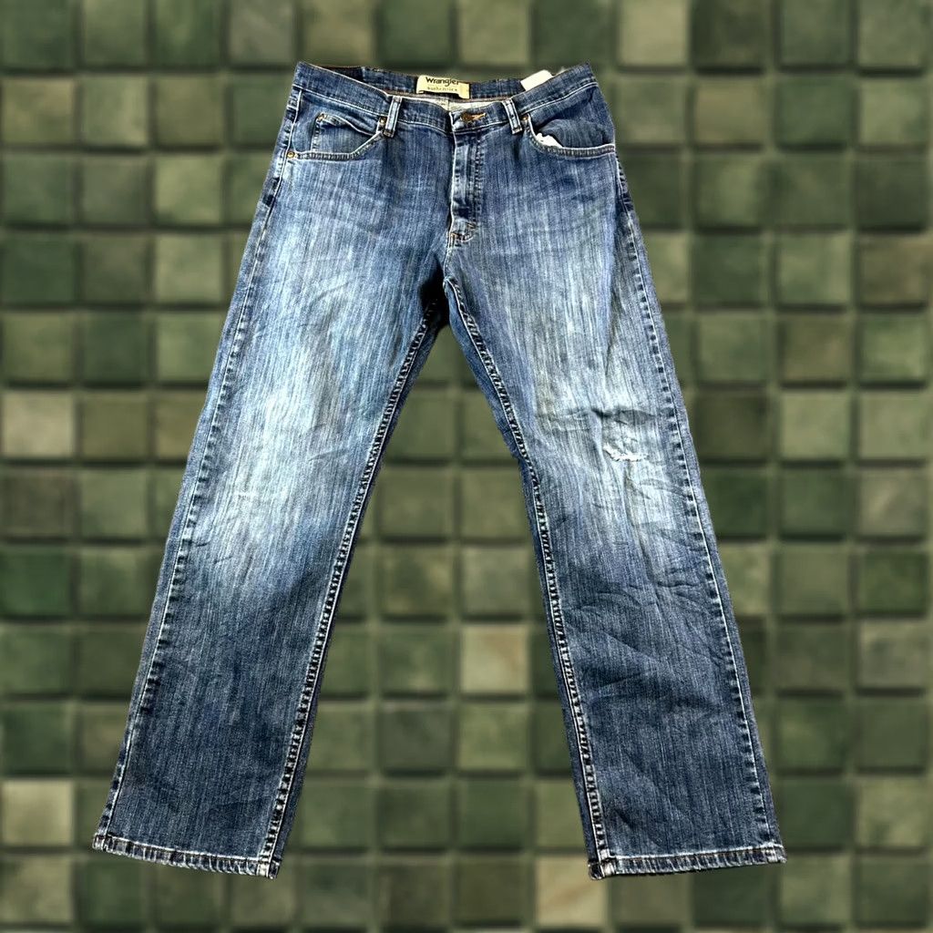 Wrangler Wrangler Jeans Mens 34x31 Blue Denim Regular Fit 5-Pockets Streetwear Size US 34 / EU 50 - 1 Thumbnail