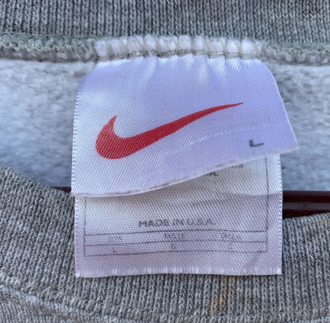 Nike × Vintage Vintage 90s Nike Small Swoosh Crewneck Size US L / EU 52-54 / 3 - 8 Thumbnail