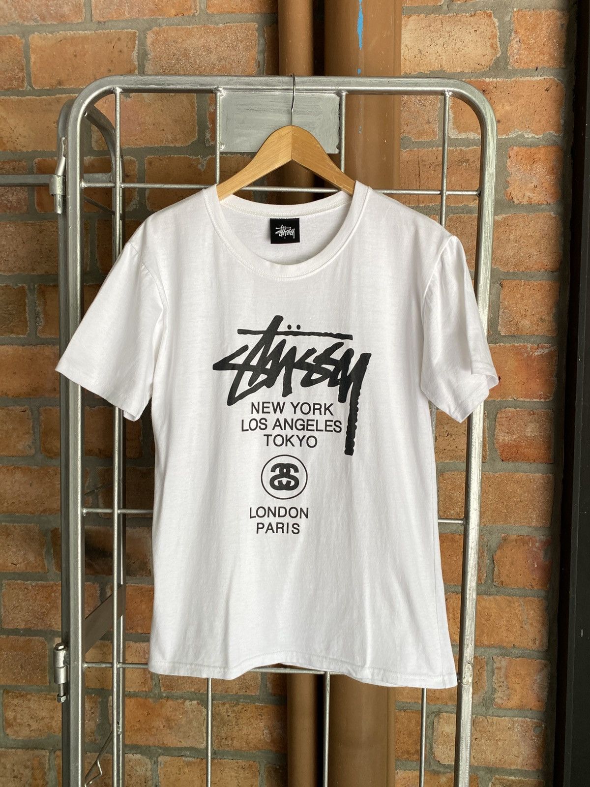 Stussy STUSSY White Short-Sleeve Logo T-Shirt Size US L / EU 52-54 / 3 - 1 Thumbnail