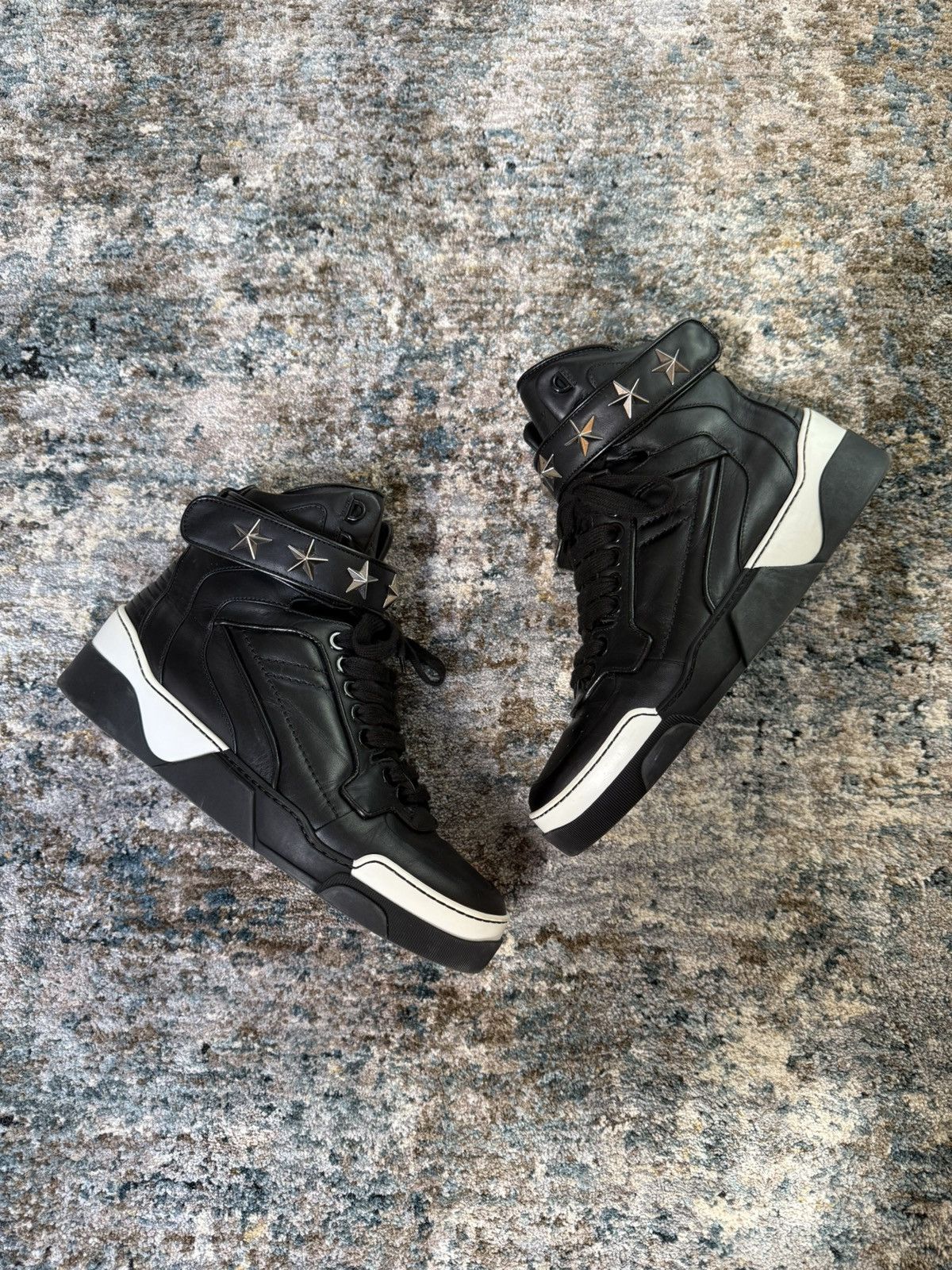 Givenchy Givenchy Tyson Star Strap High Top Sneakers Black Size US 9 / EU 42 - 2 Thumbnail