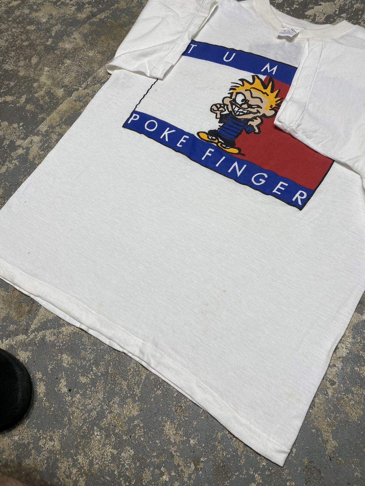 Japanese Brand × Vintage Vintage Tummy Poke Finger Calvin And Hobbes Parody 90 Tshirt Size US L / EU 52-54 / 3 - 8 Thumbnail
