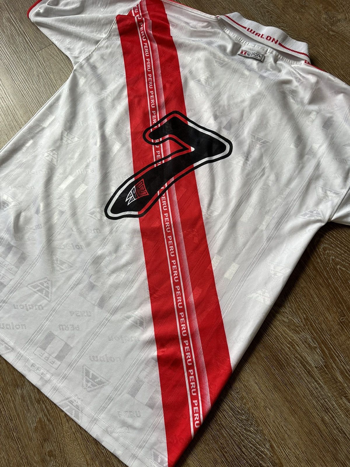 Vintage Vintage 1999/2000 Walon Peru National Team #7 Jersey Size US L / EU 52-54 / 3 - 15 Thumbnail