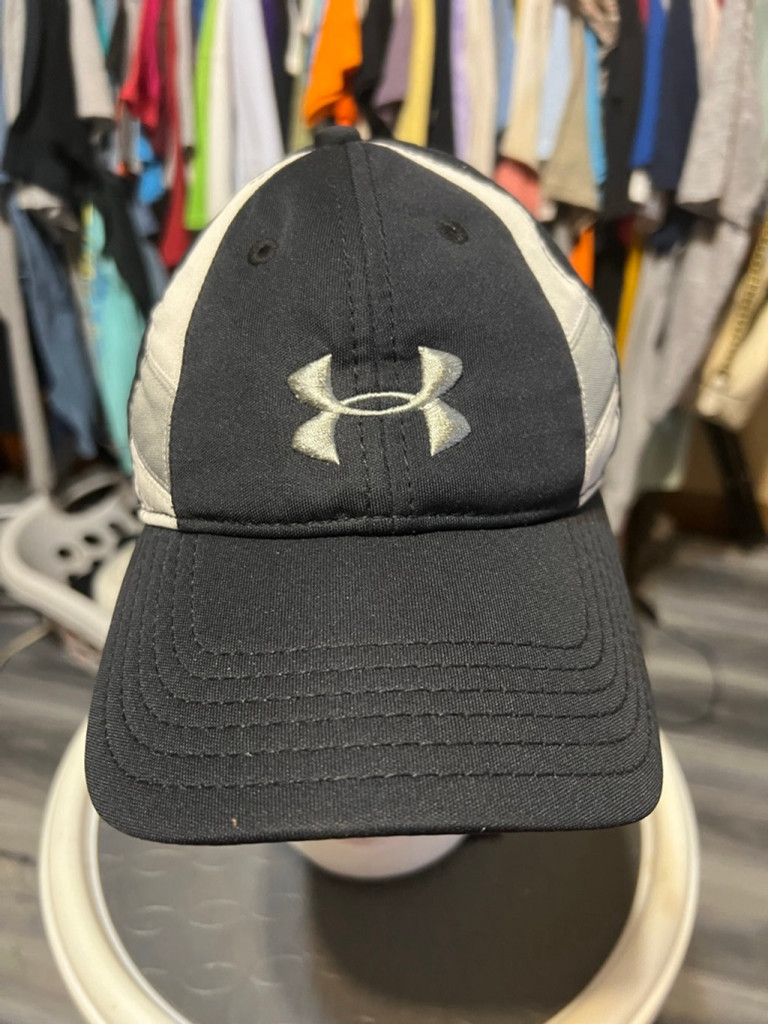 Under Armour Men's Under Armour Black Gray MD/LG Baseball Cap Size 32 - 1 Thumbnail