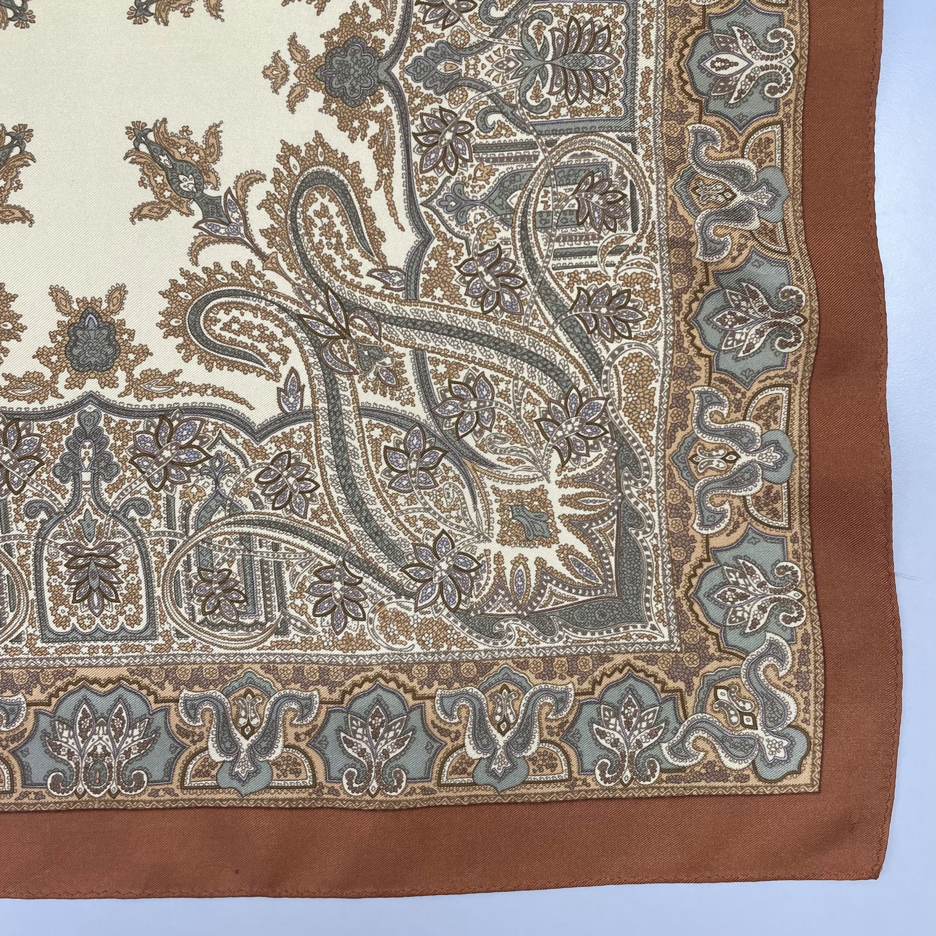 Designer × Vintage Victoria Richard Silk Handkerchief / Scarves- 4300 Size ONE SIZE - 7 Thumbnail
