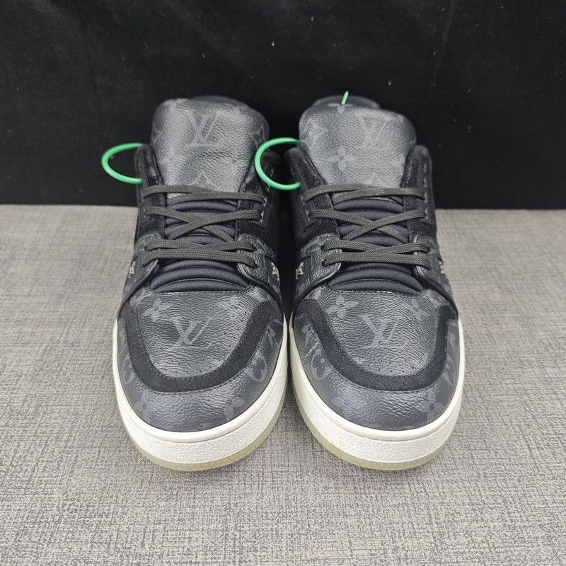 Louis Vuitton Louis Vuitton Trainer Low Top Fashion Sneakers - Size US 9.5 / EU 42-43 - 2 Thumbnail