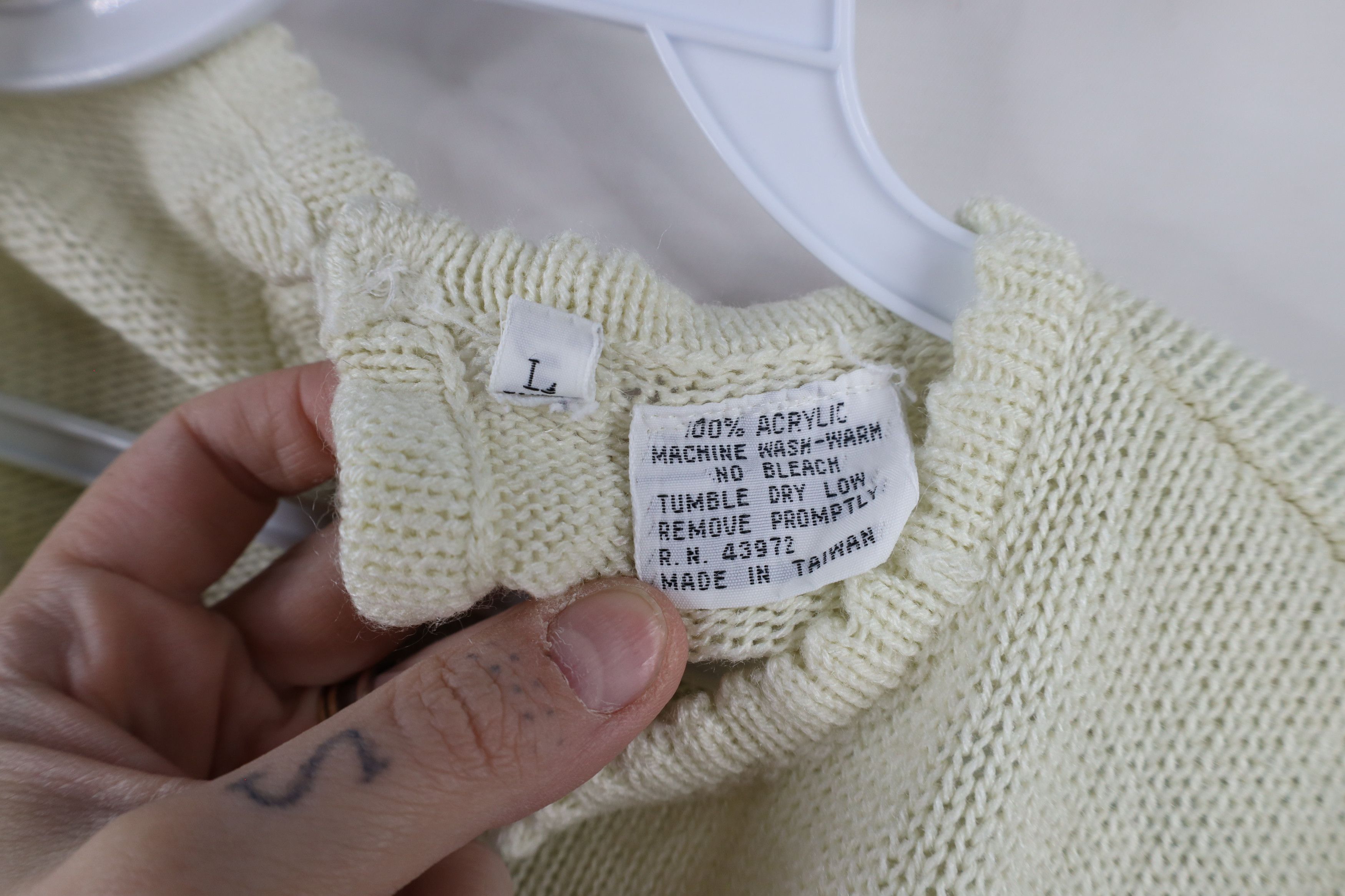 Vintage Vintage 70s Streetwear Ruffled Flower Knit Sweater Beige Size L / US 10 / IT 46 - 5 Thumbnail