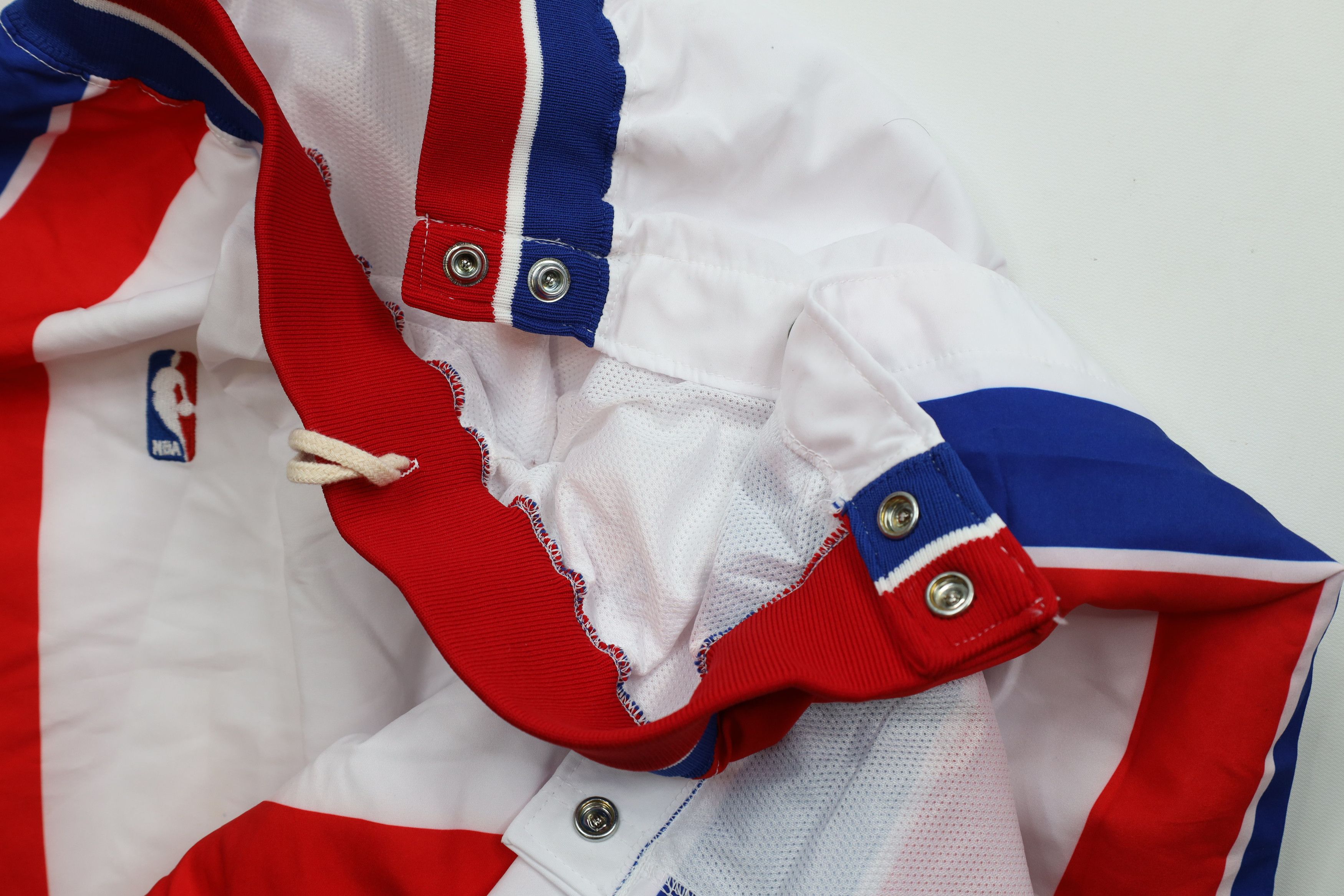 Champion × Vintage Vintage 90s Champion 1995 Detroit Pistons Basketball Pants Size US 36 / EU 52 - 8 Thumbnail